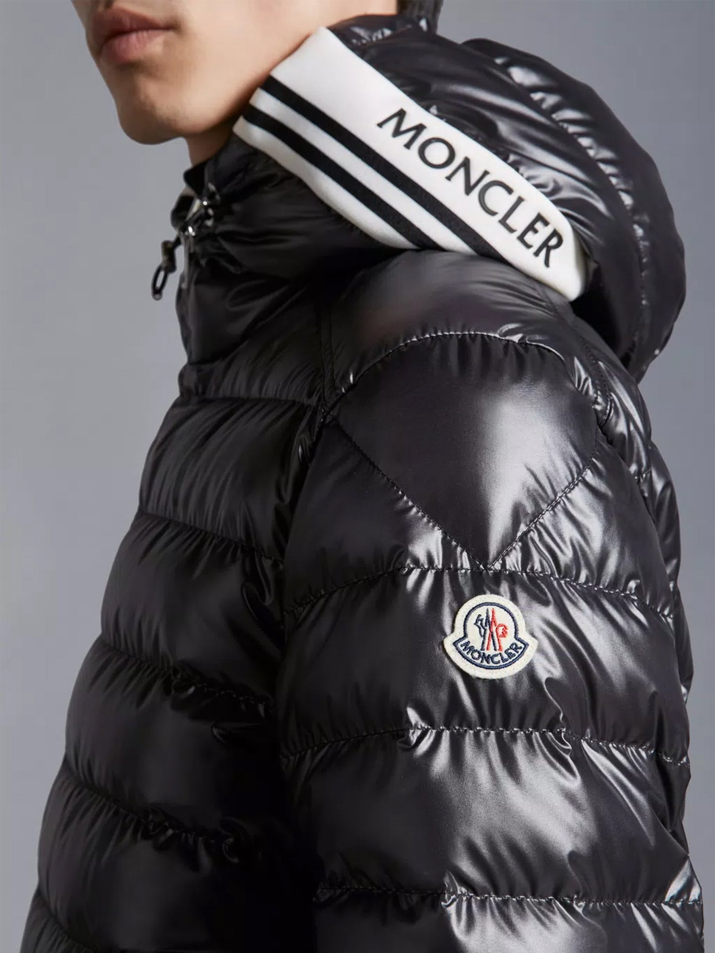 MONCLER - Cornour Daunenjacke mit Kapuze Schwarz – Black