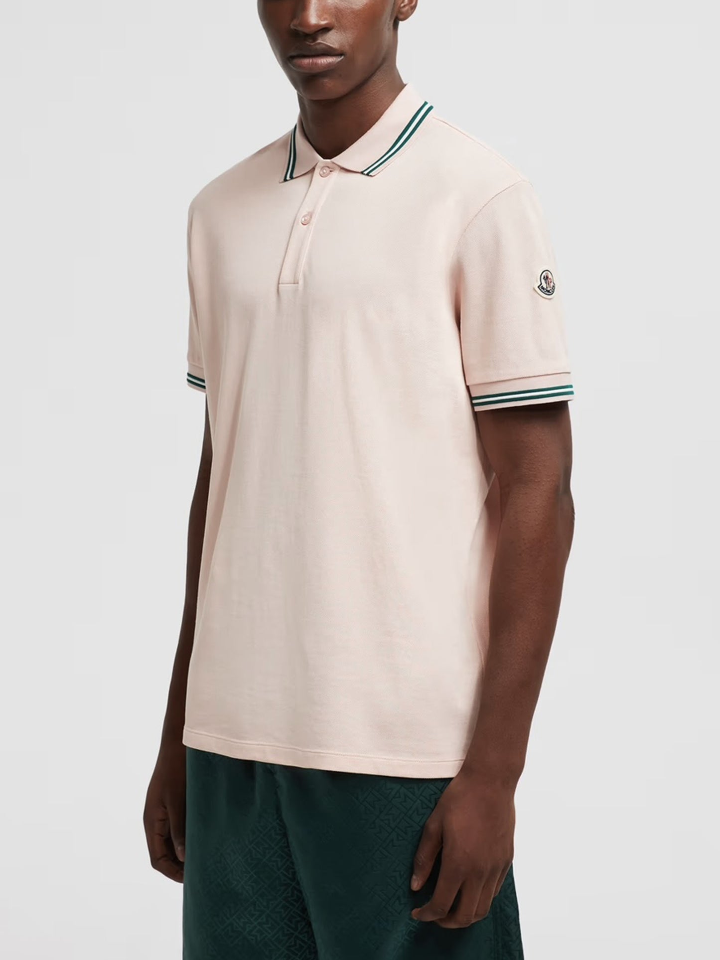 MONCLER - Poloshirt mit Logo-Aufnäher für Herren in Hellrosa - Light pink