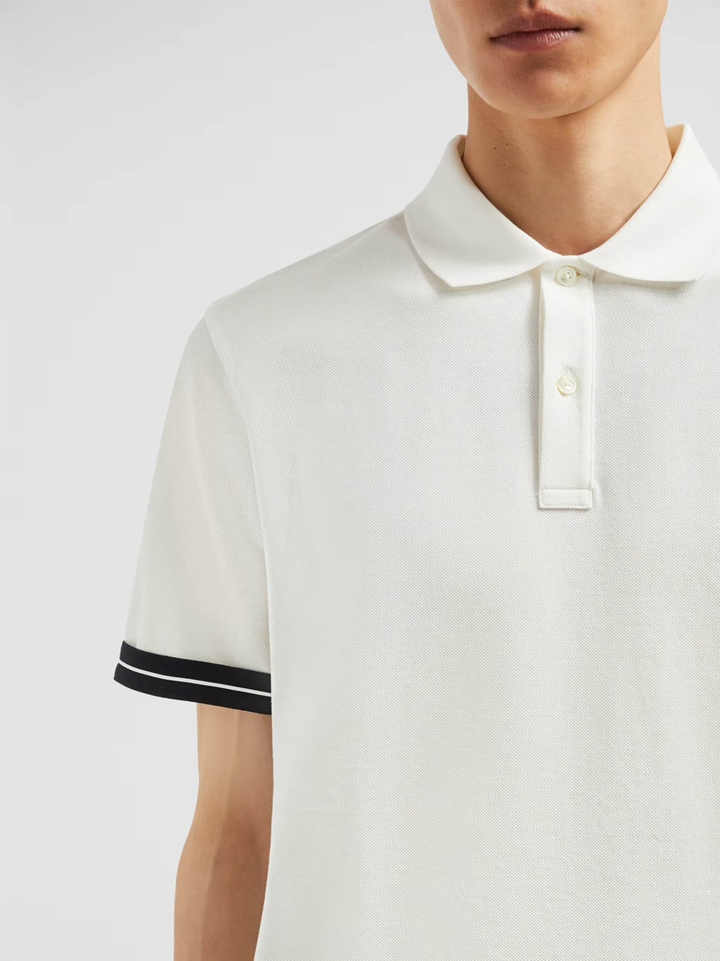 MONCLER - Poloshirt mit Logo-Aufnäher für Herren in Weiss - White