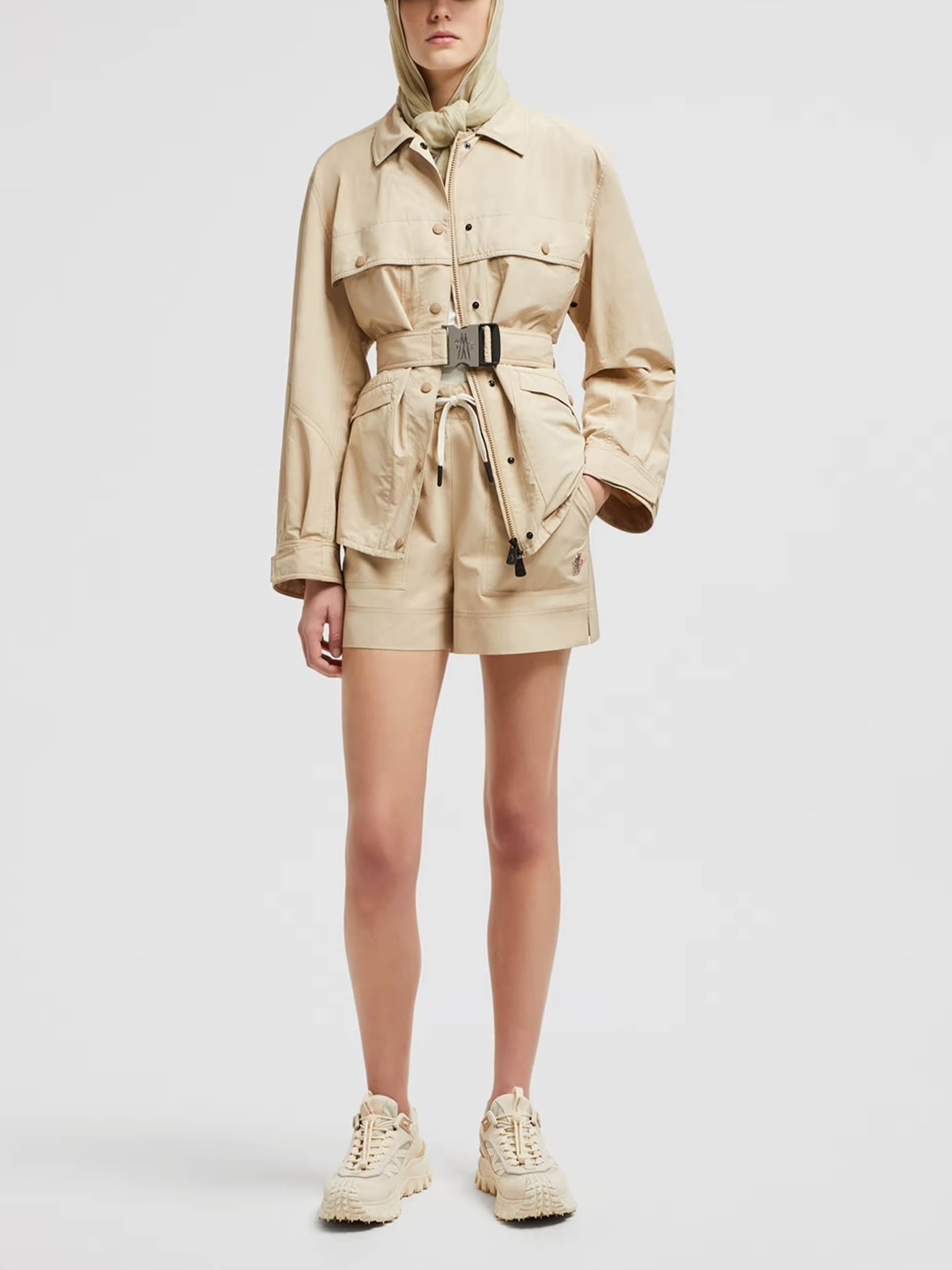 MONCLER GRENOBLE - Shorts mit Kordelzug für Damen in Beige