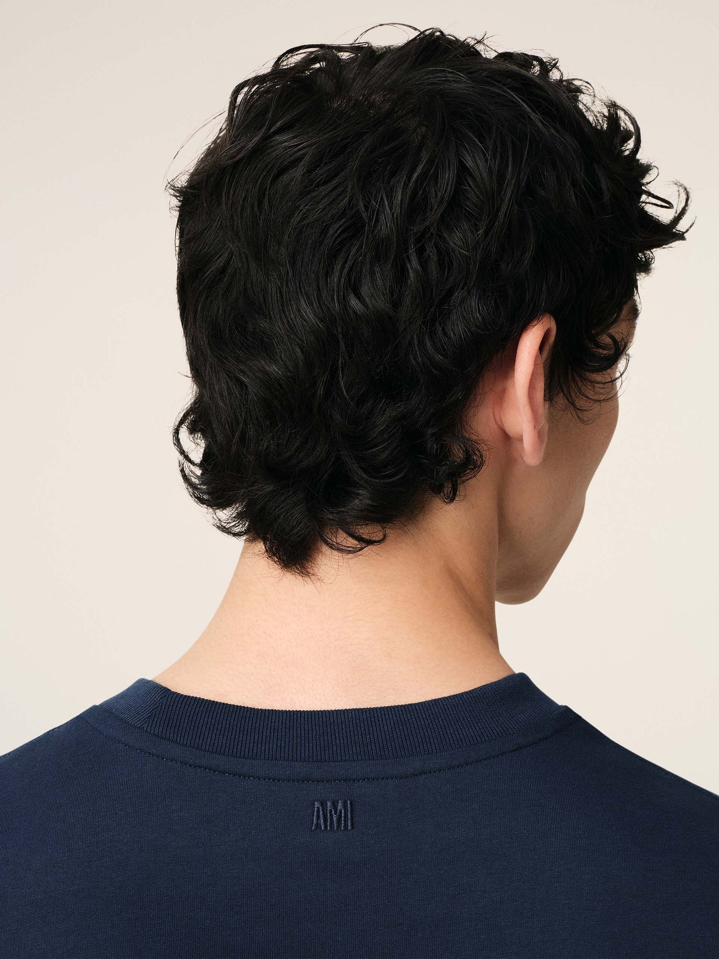 AMI PARIS - T-Shirt Ami De Coeur mit weißem Logo in Dunkelblau - Dark blue