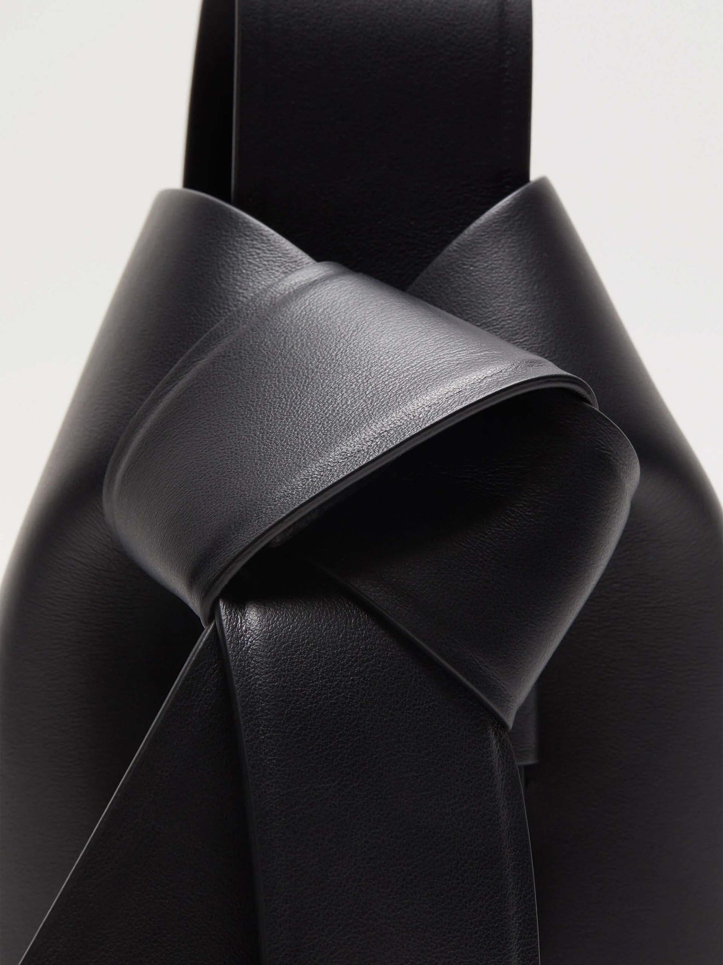 ACNE STUDIOS - Schultertasche Musubi Mini für Damen in Schwarz - Black