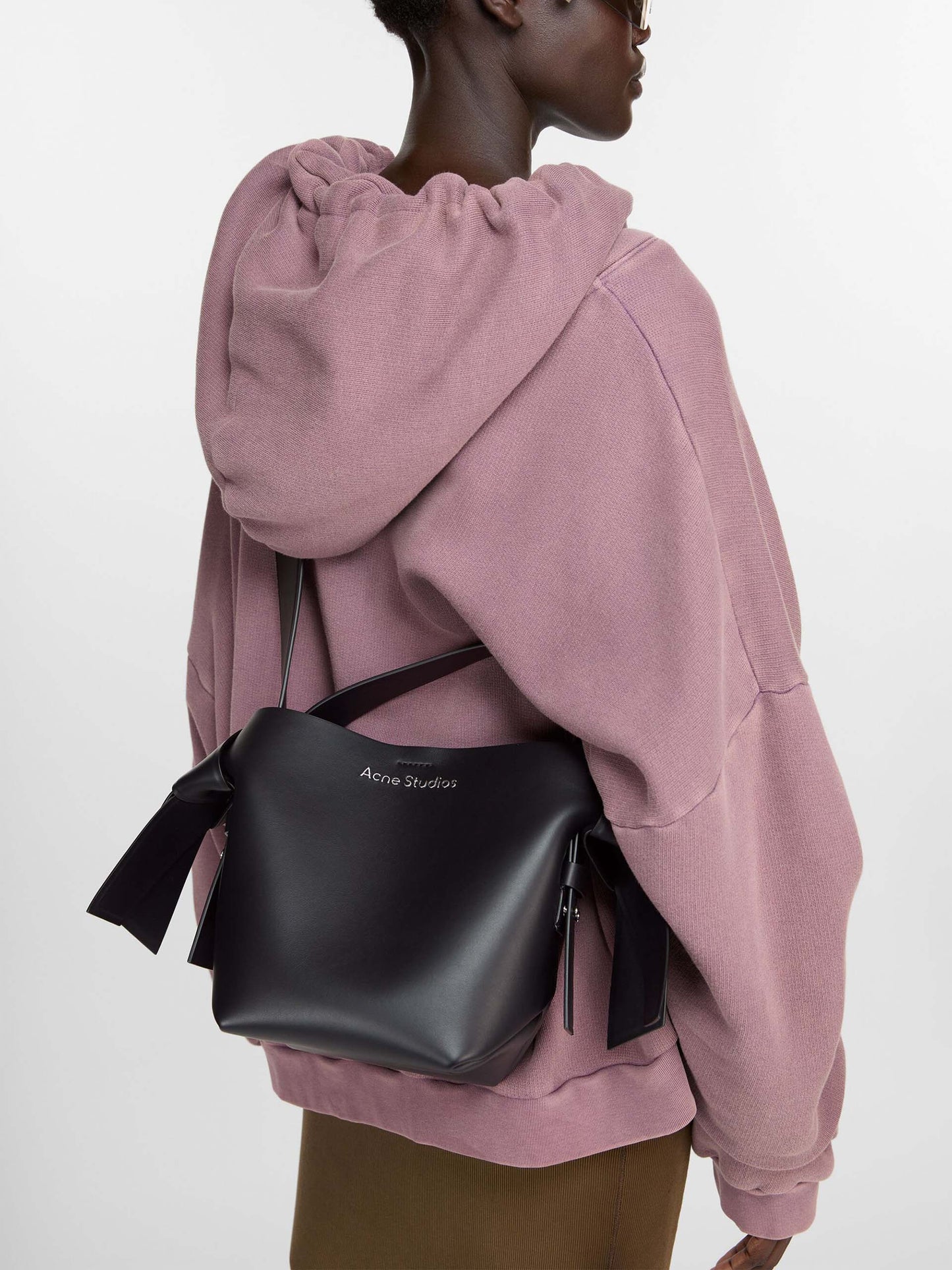 ACNE STUDIOS - Schultertasche Musubi Mini für Damen in Schwarz - Black