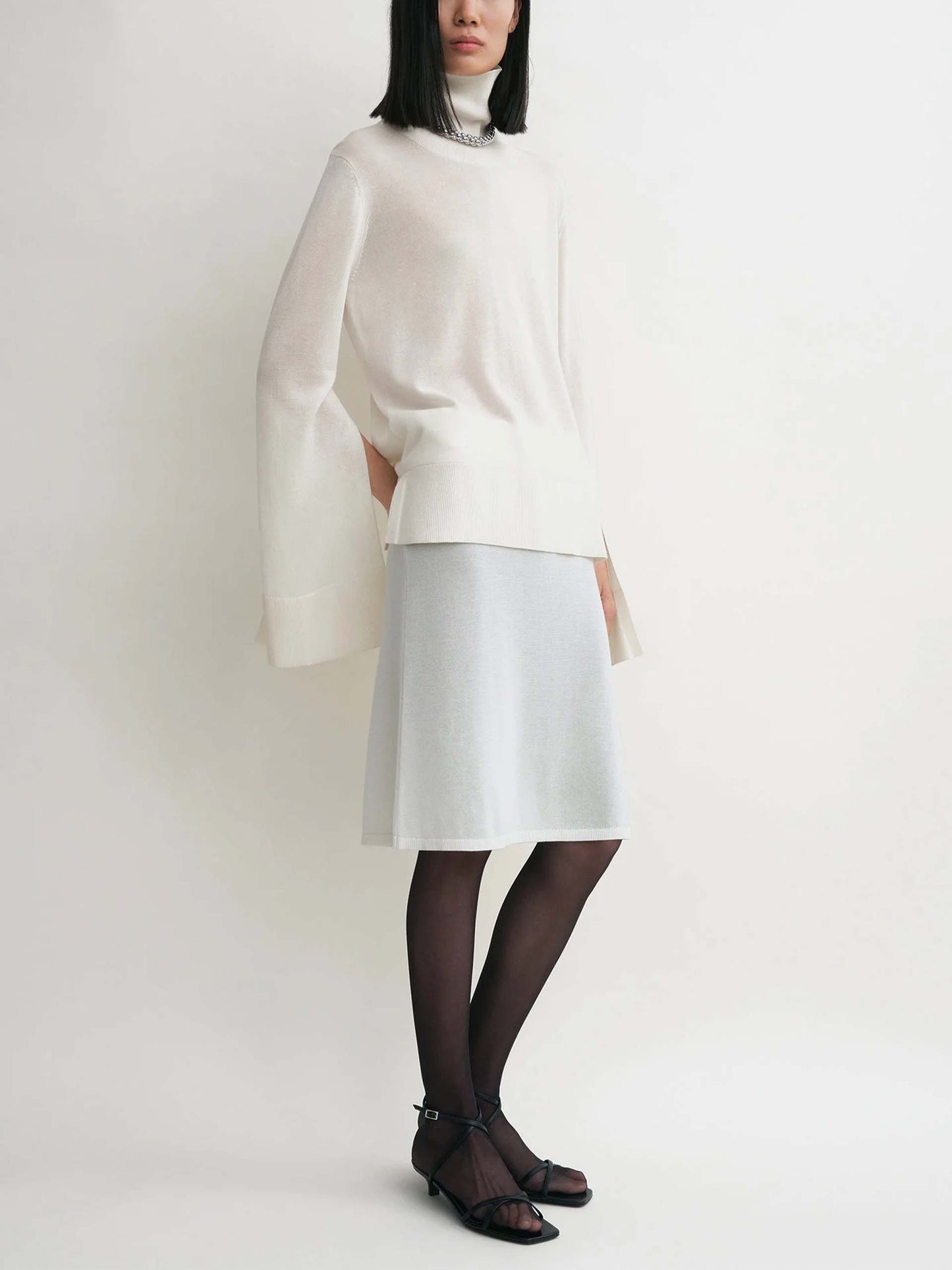 TOTEME - Rollkragenpullover mit Schlitzen für Damen in Cremeweiß - Cream white