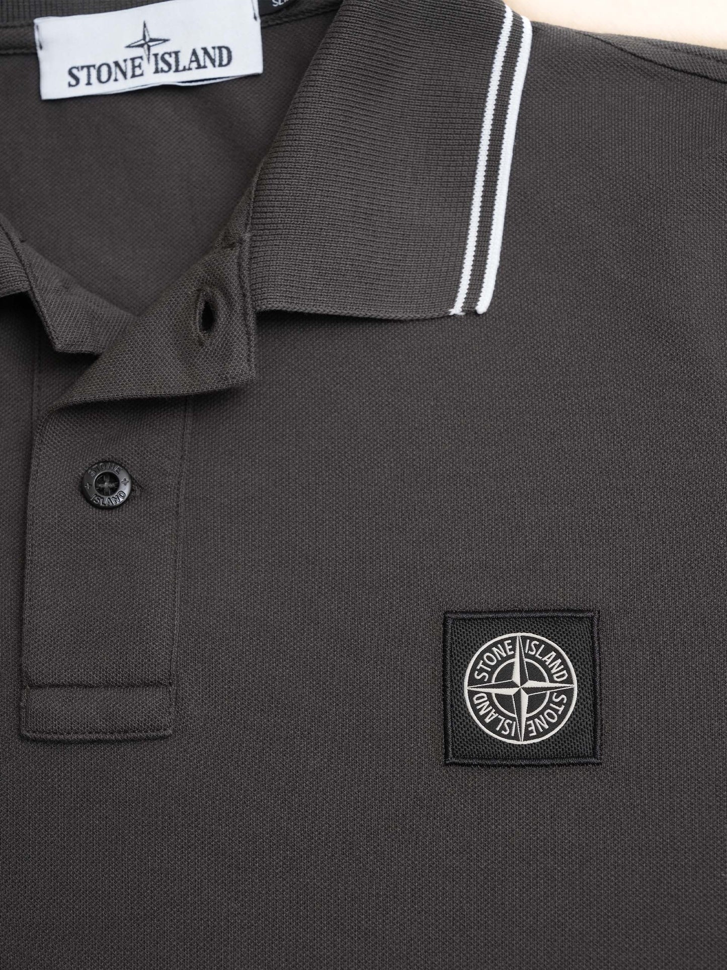 STONE ISLAND - Poloshirt mit Logo-Patch für Herren in Anthrazitgrau - Anthracite grey