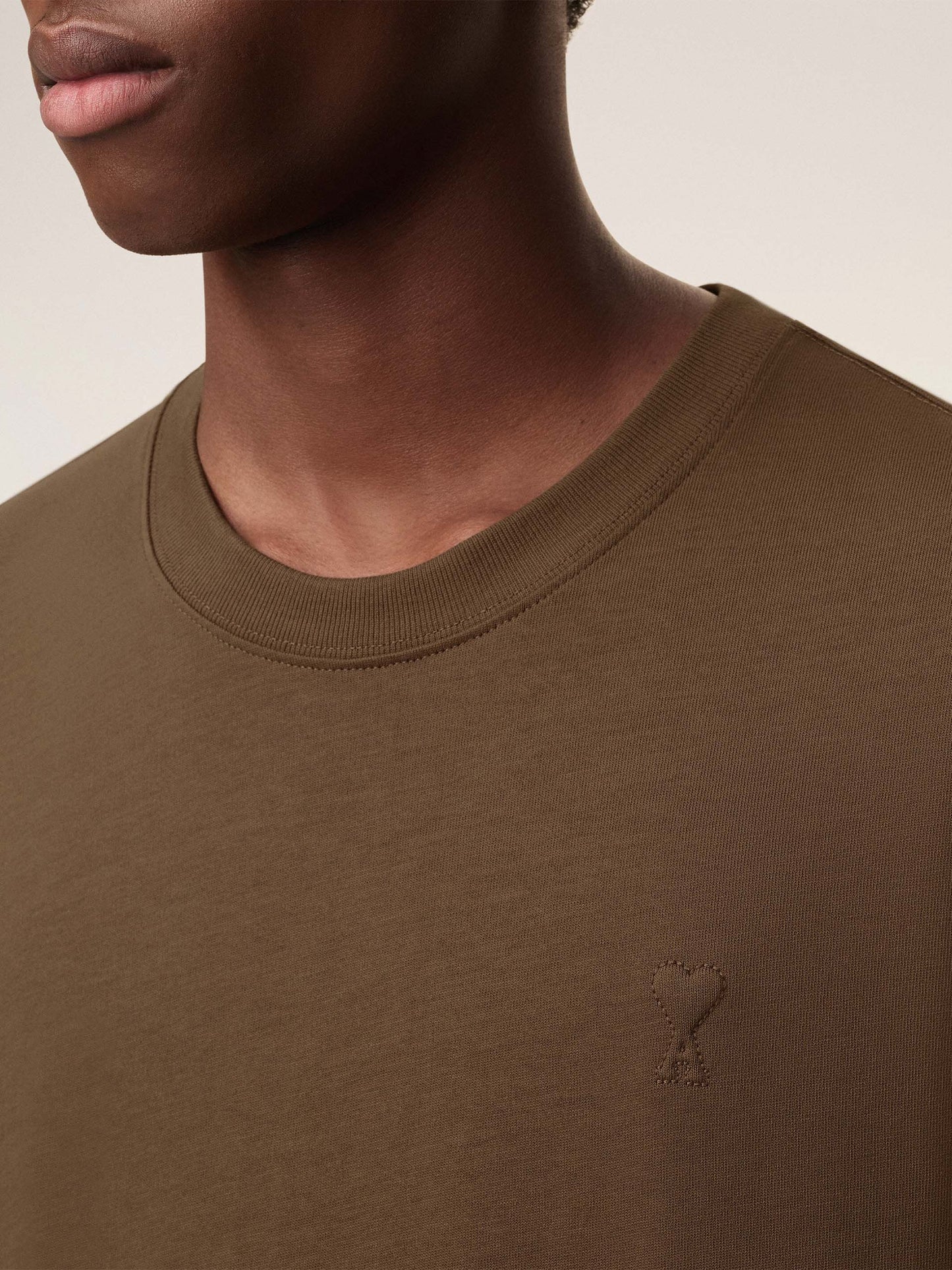 AMI PARIS - Oversized-T-Shirt aus Baumwolle mit Logo in Braun - Brown