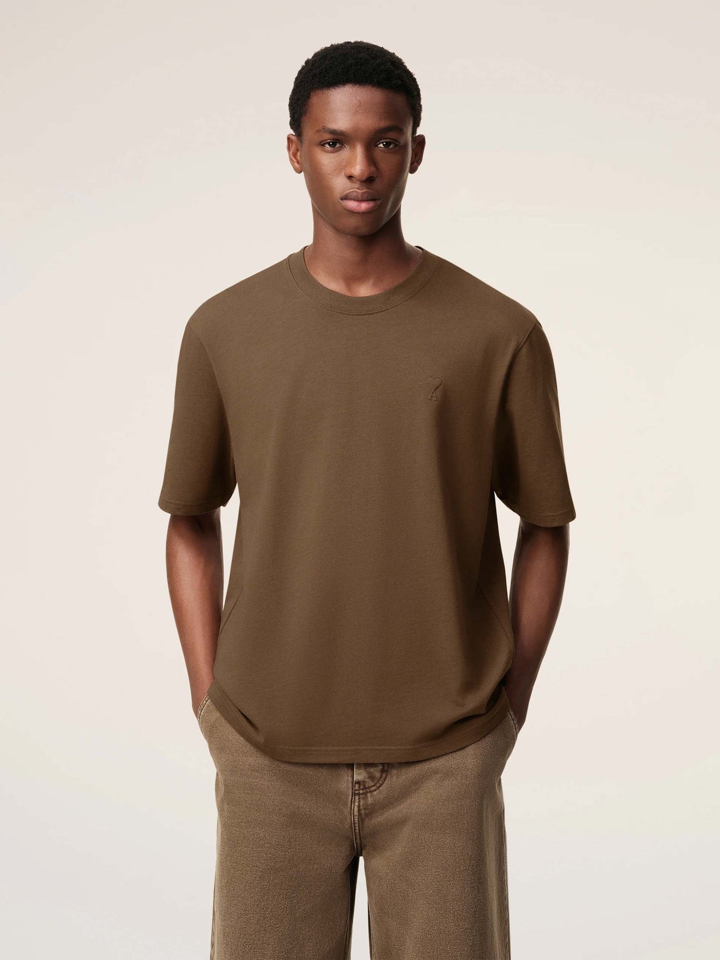 AMI PARIS - Oversized-T-Shirt aus Baumwolle mit Logo in Braun - Brown