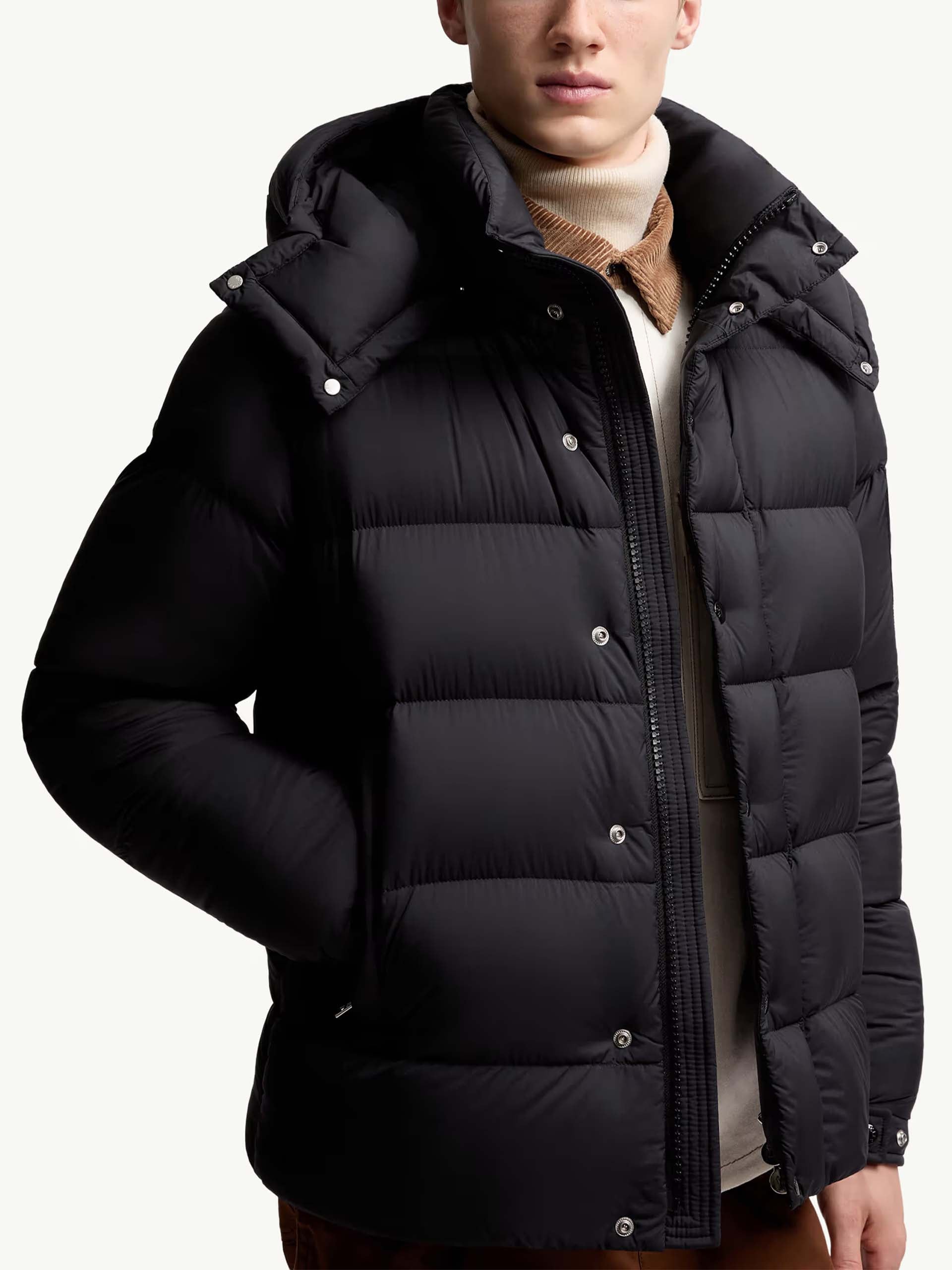 MONCLER - Maya 70 Daunenjacke mit Kapuze für Herren in Schwarz - Black
