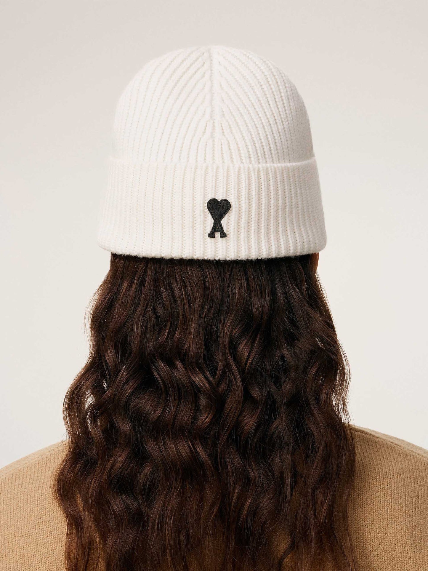 AMI PARIS - Ami De Coeur Mütze aus Merinowolle in Off-White / Schwarz - Off-White / Black