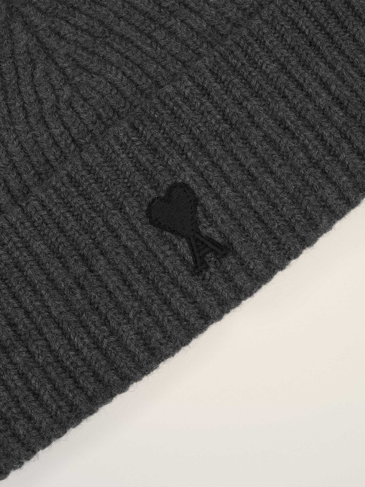 AMI PARIS - Ami De Coeur Mütze aus Merinowolle in Grau / Schwarz - Grey / Black