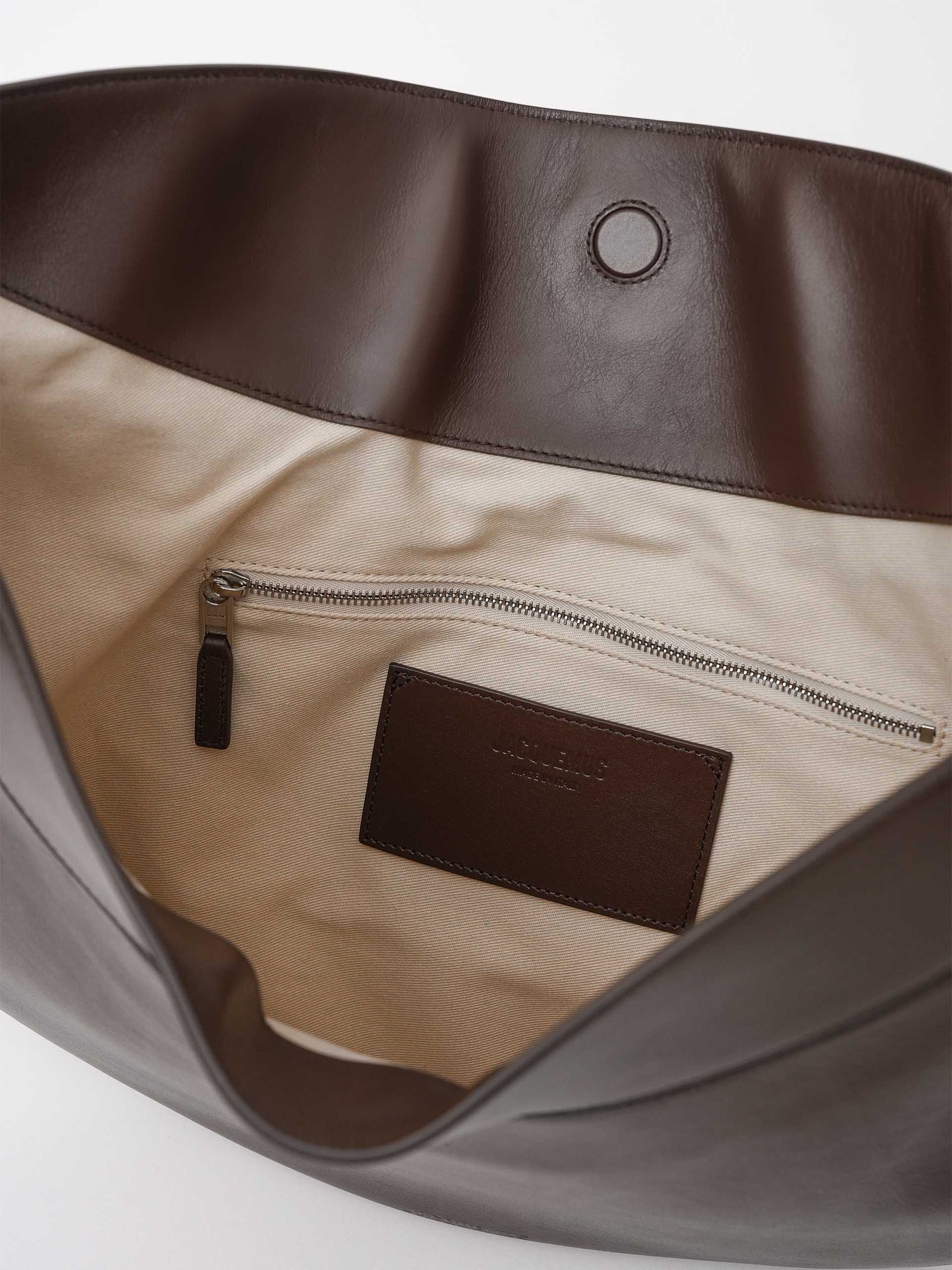 JACQUEMUS - Hobo-Tasche Ovalo aus Leder