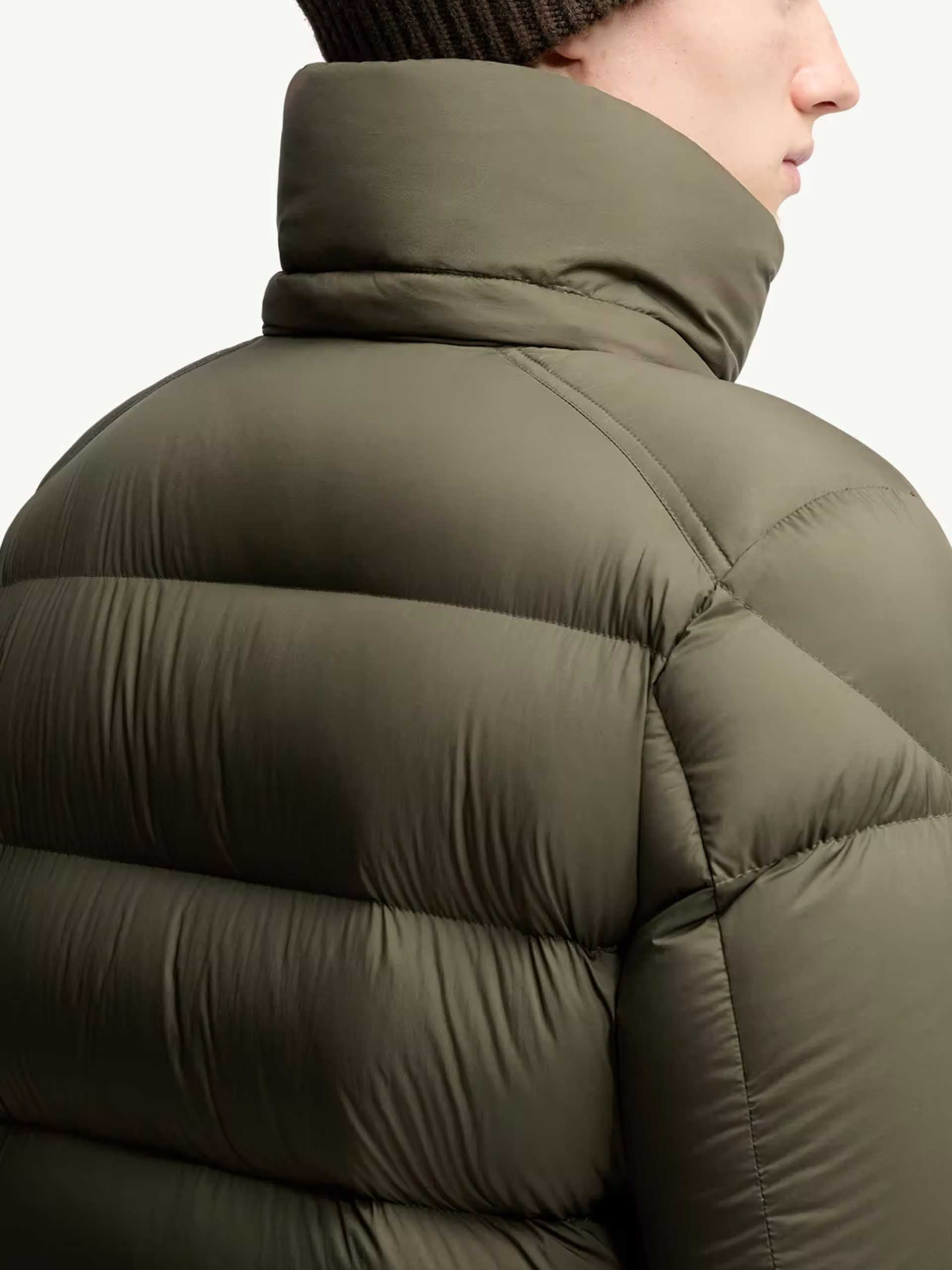 MONCLER - Maya 70 Daunenjacke mit Kapuze für Herren in Olivgrün - Olive green