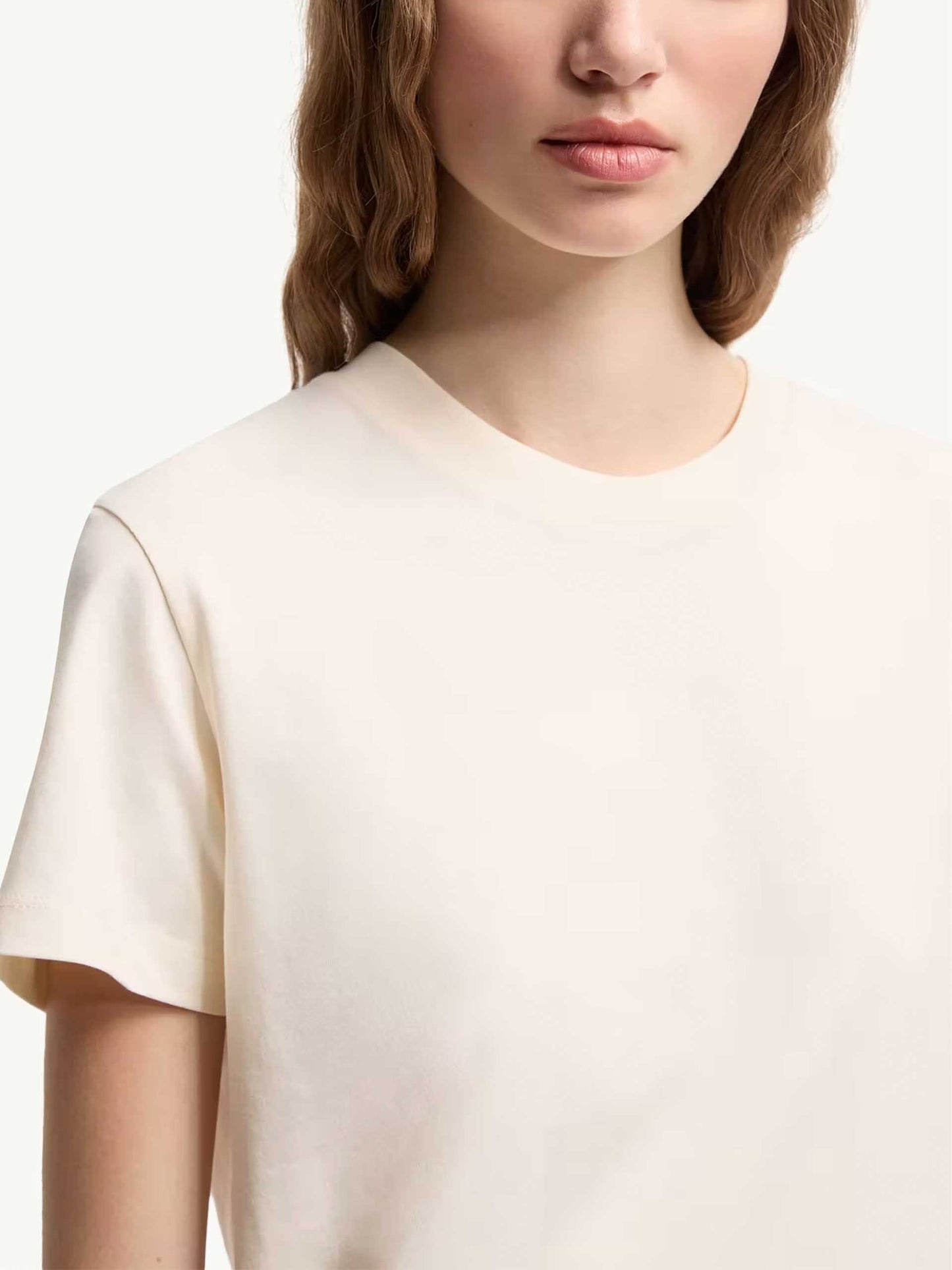 MONCLER - T-Shirt mit Logo-Stickerei für Damen Cremeweiß - Cream white