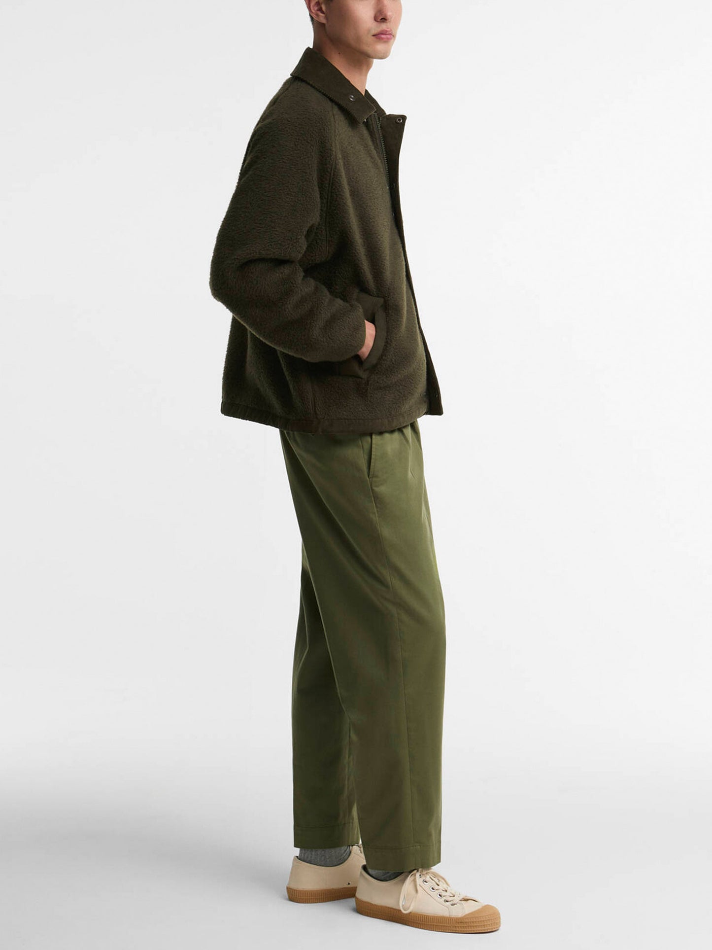 Barbour Fleecejacke Transport mit Cordkragen Olivgrün