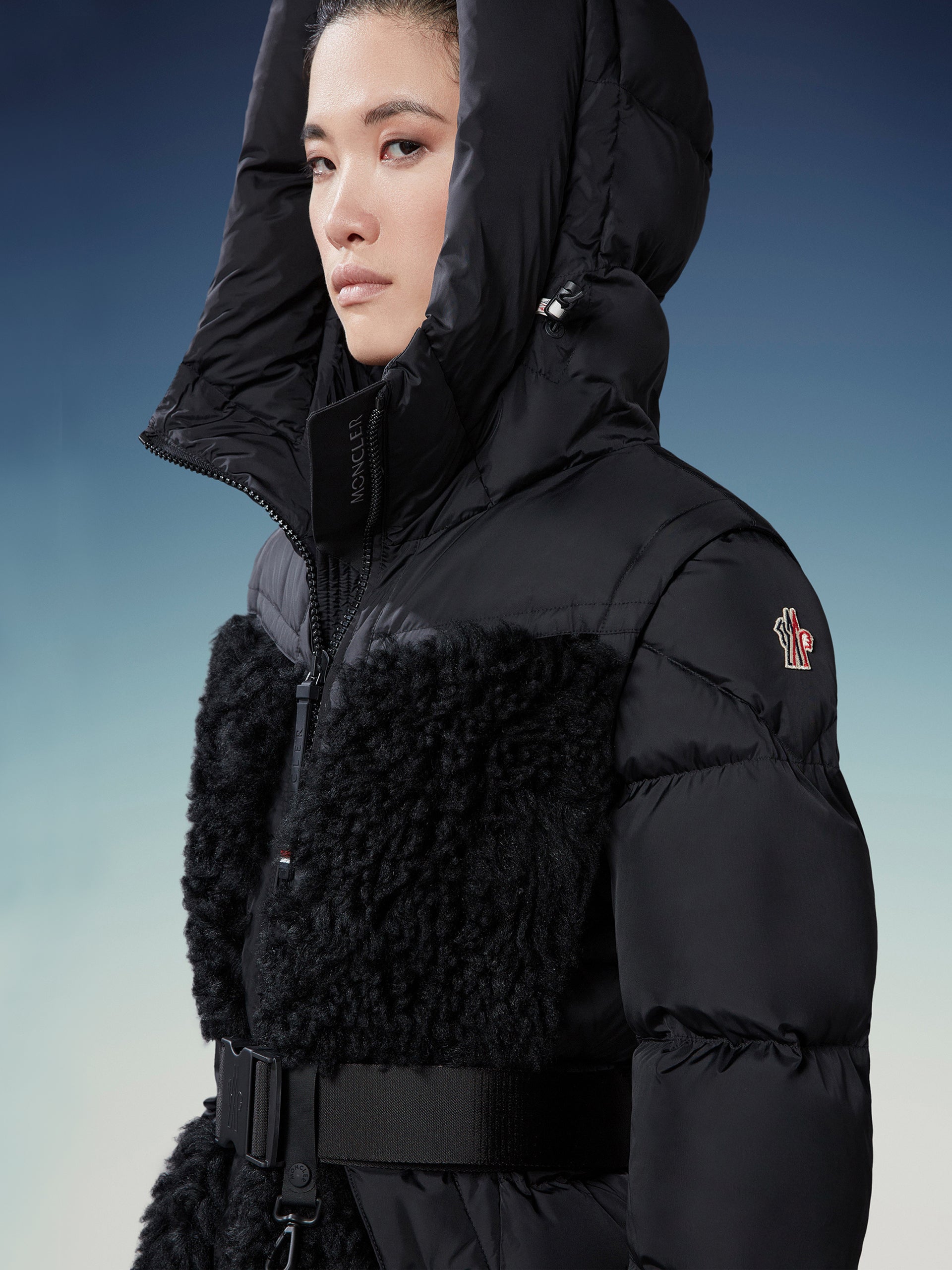 MONCLER GRENOBLE - Daunenjacke mit Shearling Bellecote
