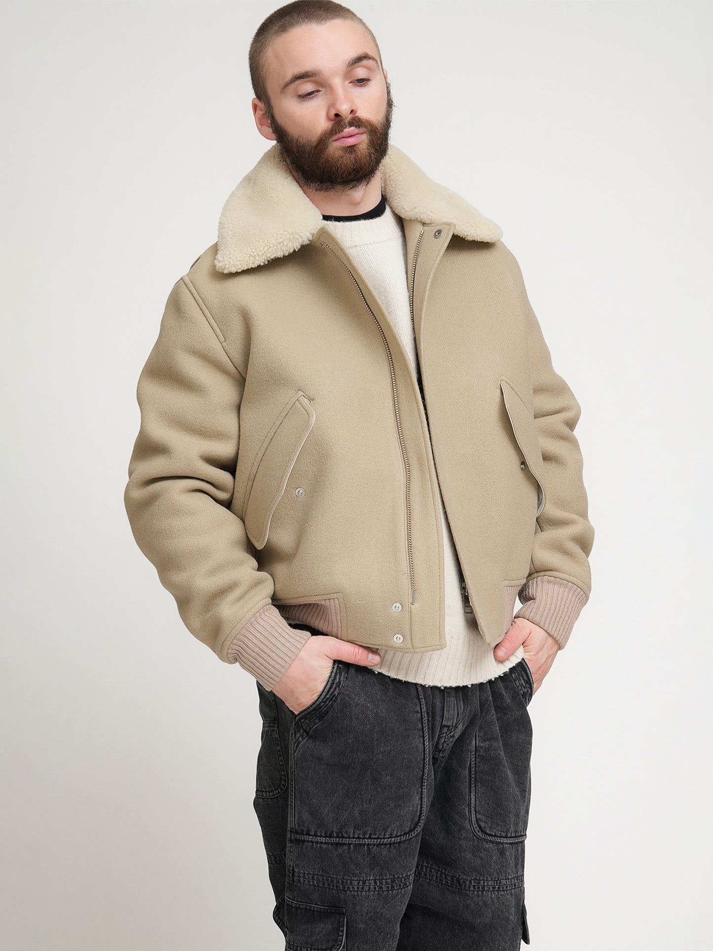 AMI PARIS - Jacke mit Shearling-Kragen Beige