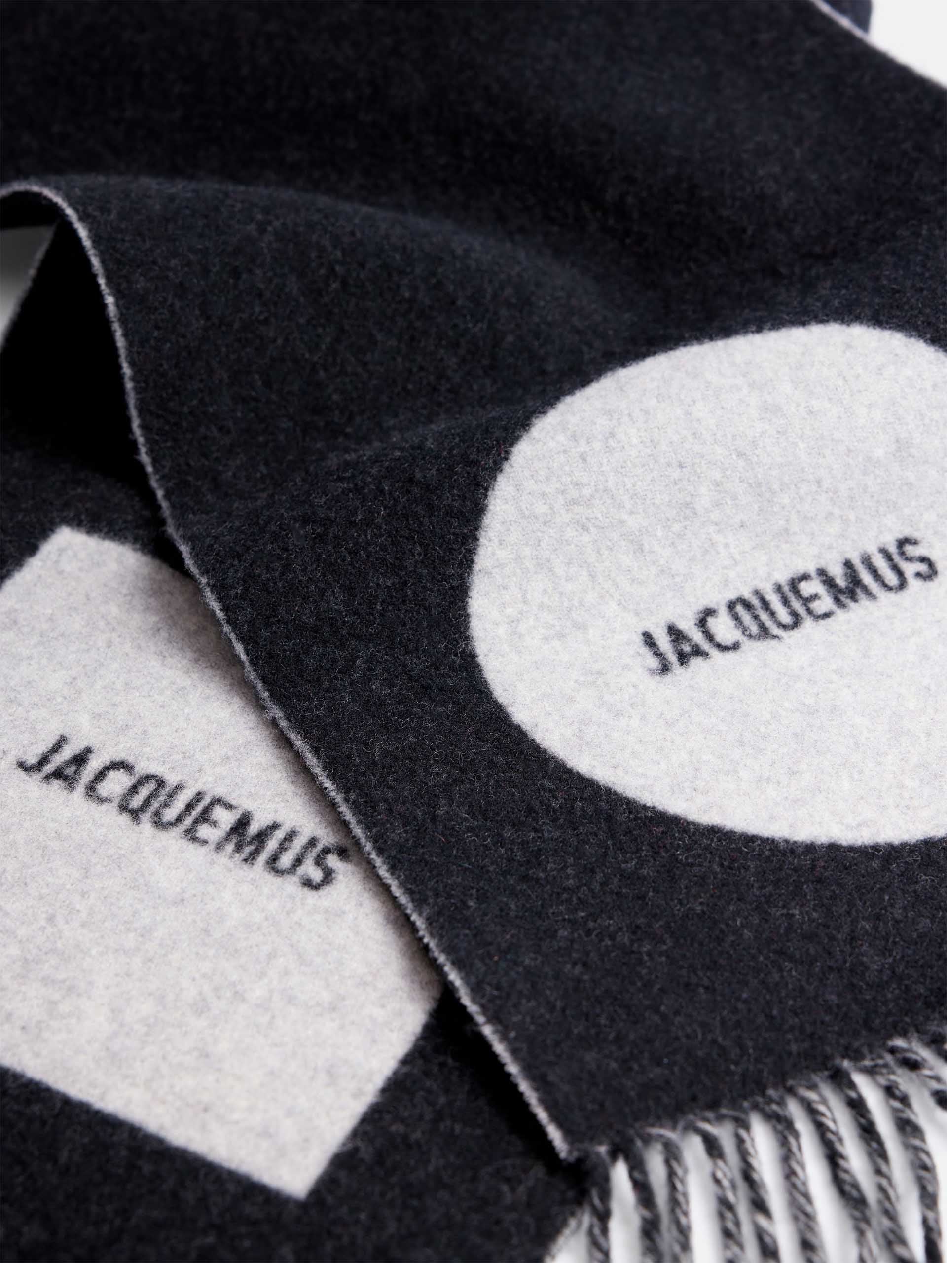 JACQUEMUS - Rond Carré Schal mit Logo aus Schurwolle in Schwarz - Black