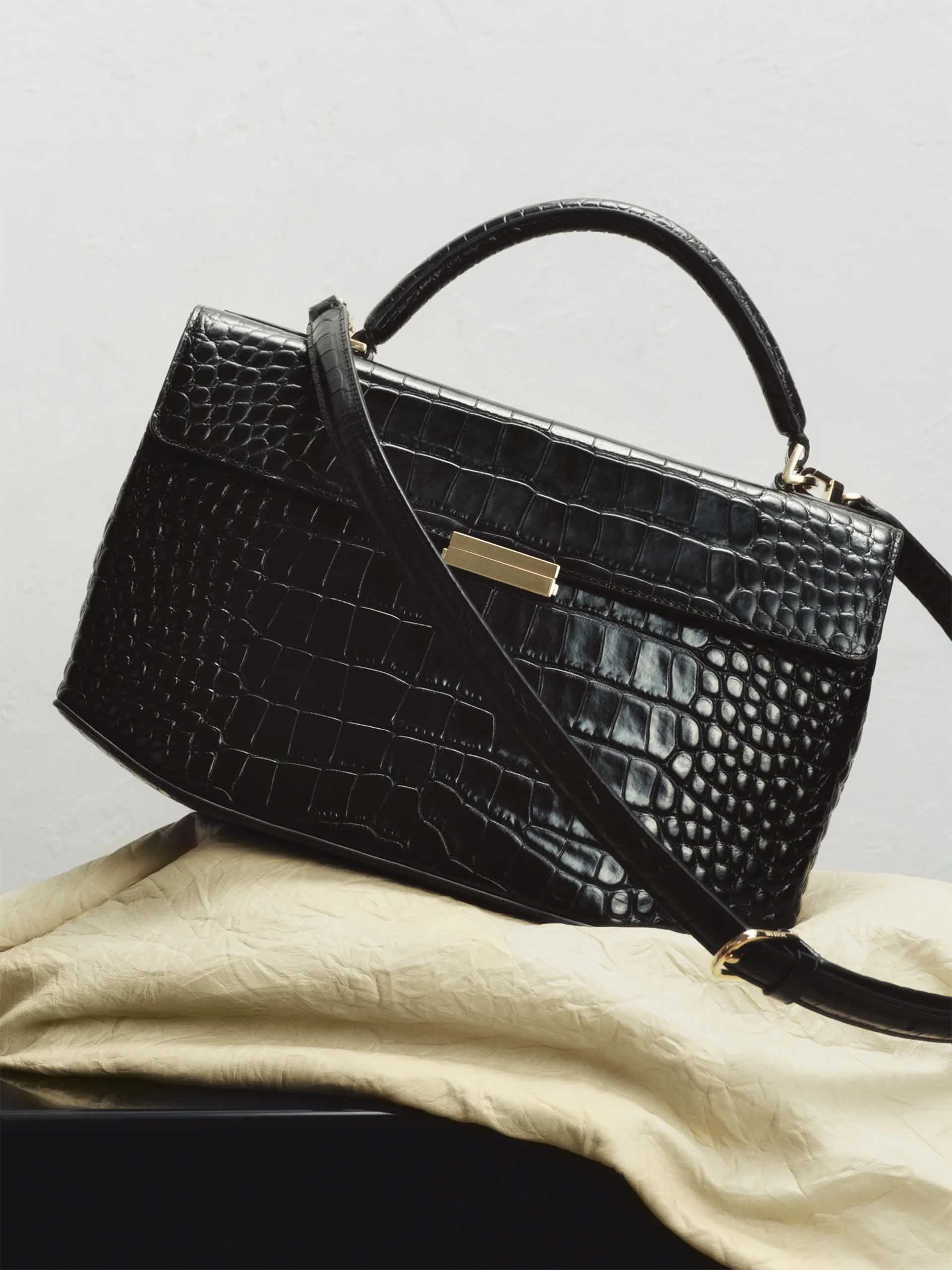 TOTEME - Box Bag Henkeltasche Clip aus Leder Schwarz Black