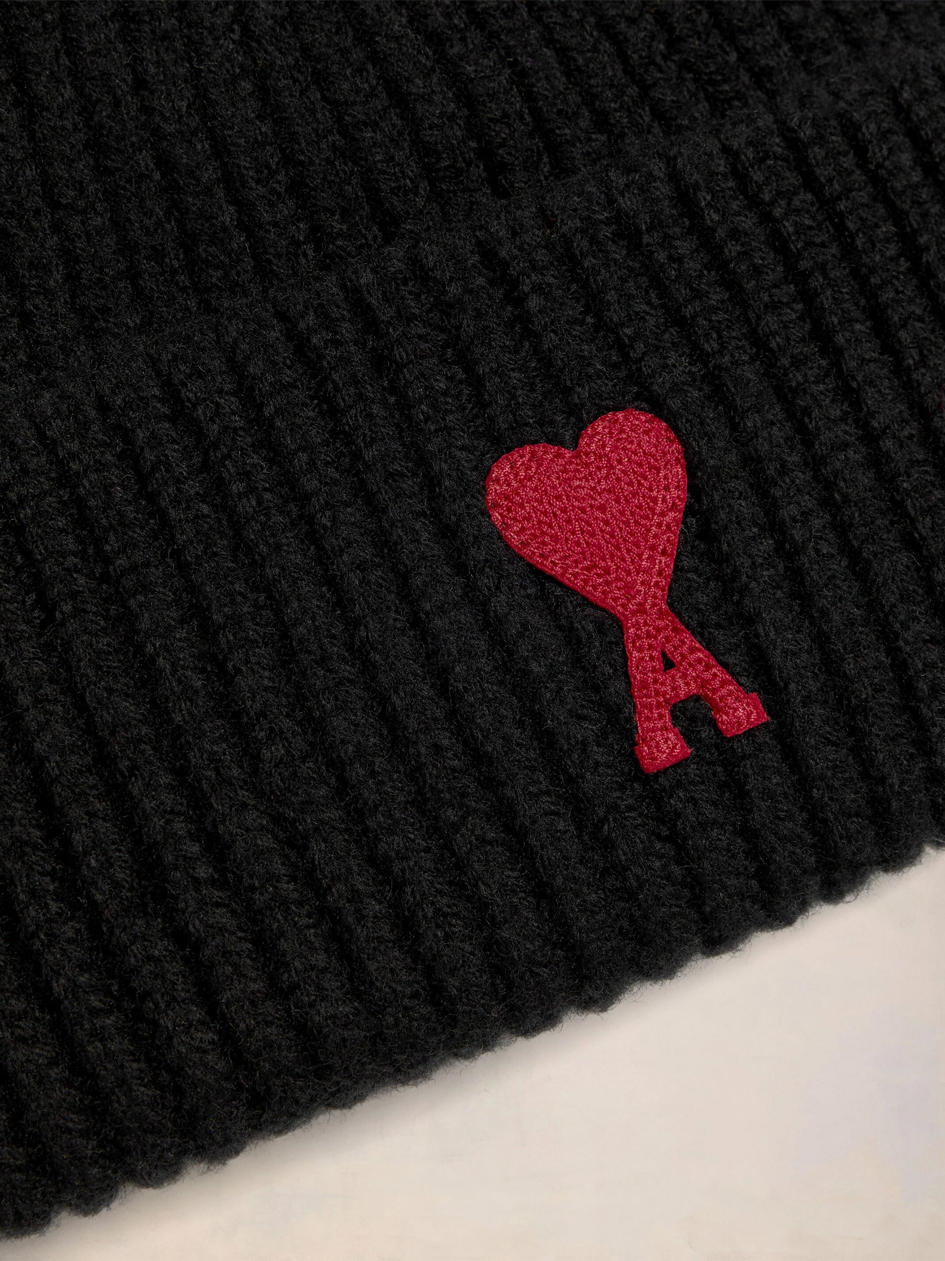 AMI PARIS - Mütze Ami De Coeur mit rotem Logo Schwarz – Black