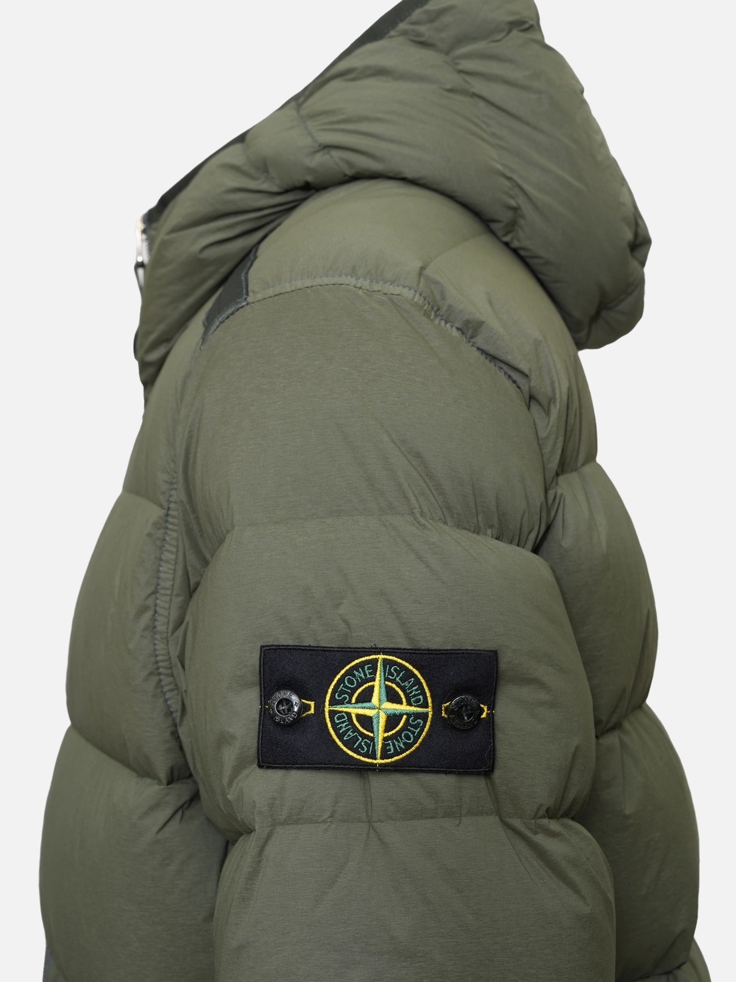 STONE ISLAND - Daunenjacke mit Kapuze für Herren Olivgrün – Olive green