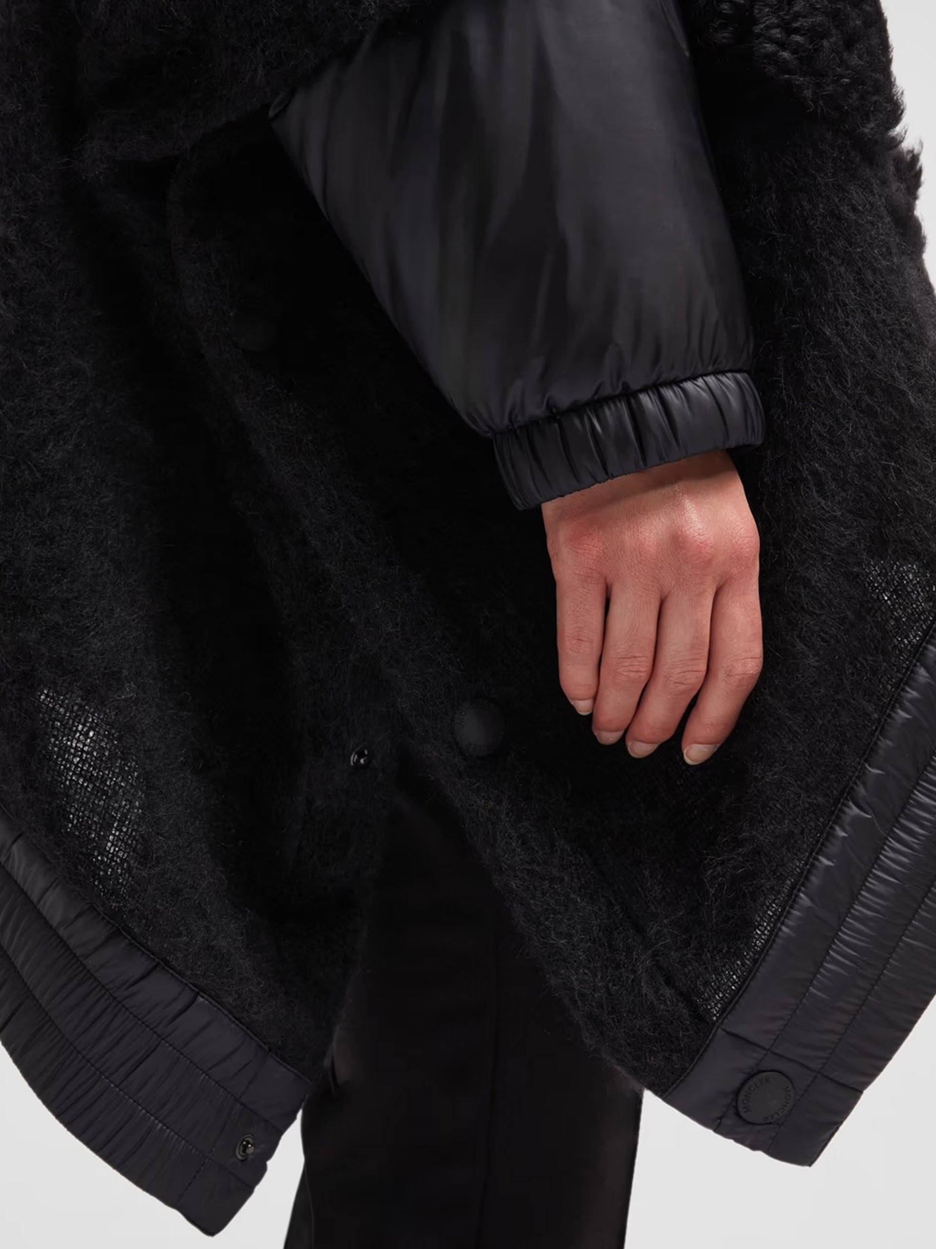 MONCLER GRENOBLE - Daunen-Cape mit Shearling für Damen