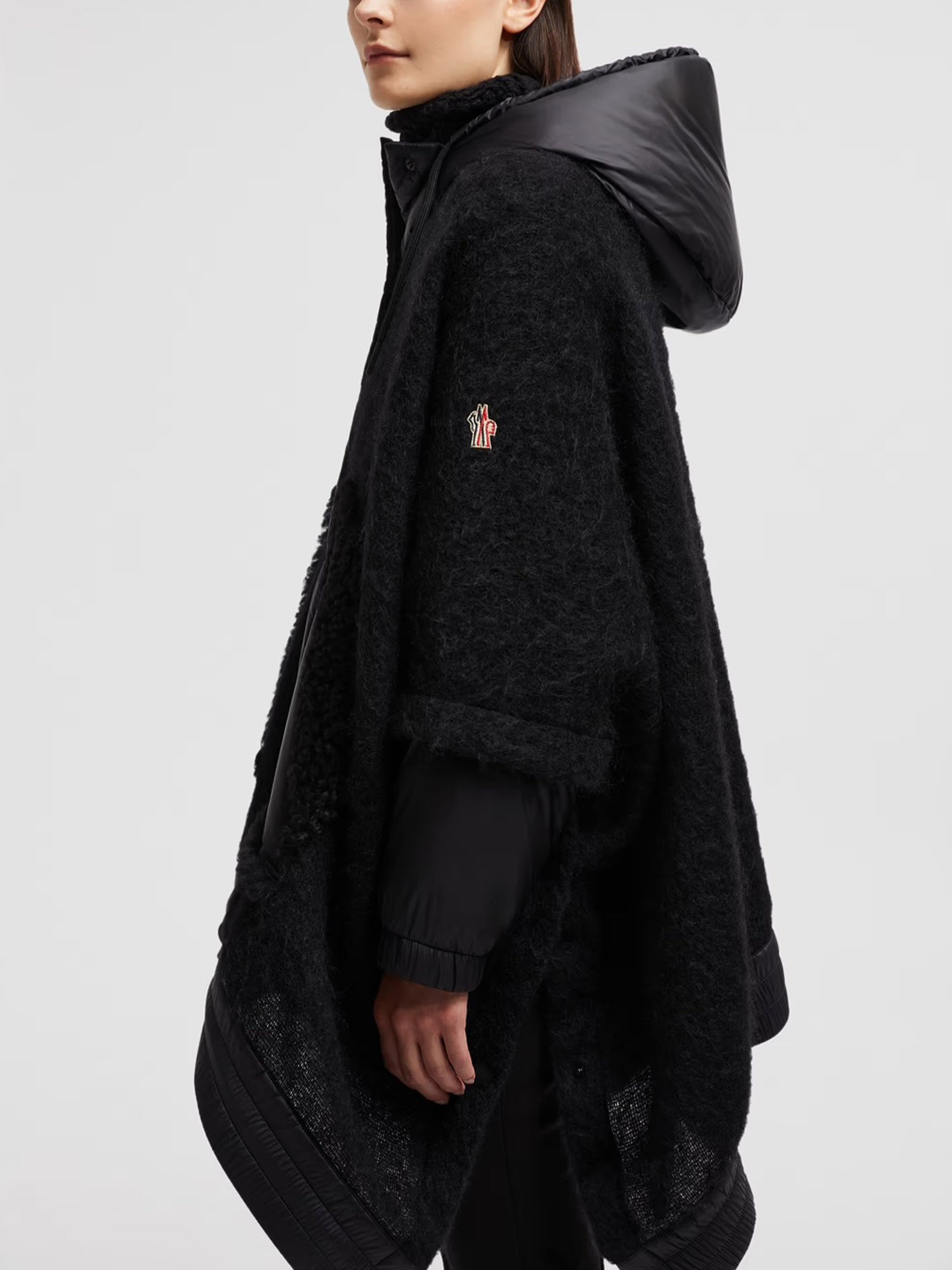 MONCLER GRENOBLE - Daunen-Cape mit Shearling für Damen