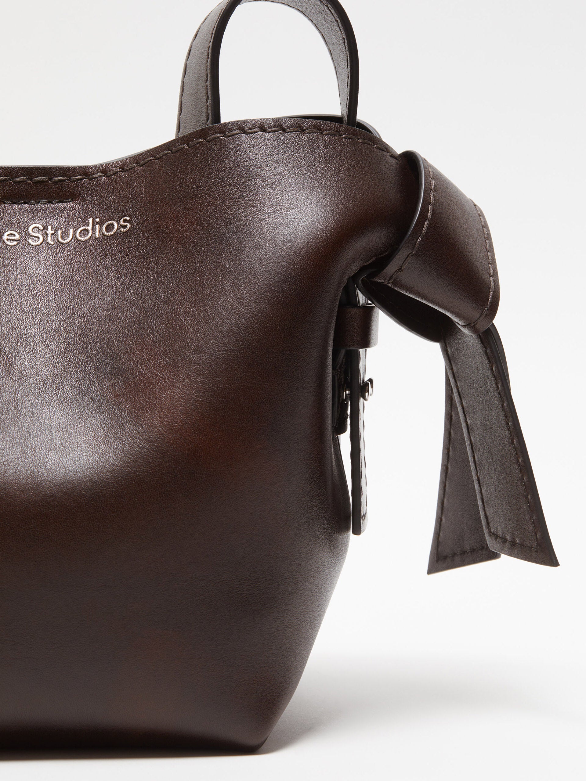 ACNE STUDIOS(アクネストゥディオズ) フェイスプレート厚底スニーカー ブラック サイズ 38｜【公式】カインドオルオンライン  ブランド古着・中古通販【kindal】