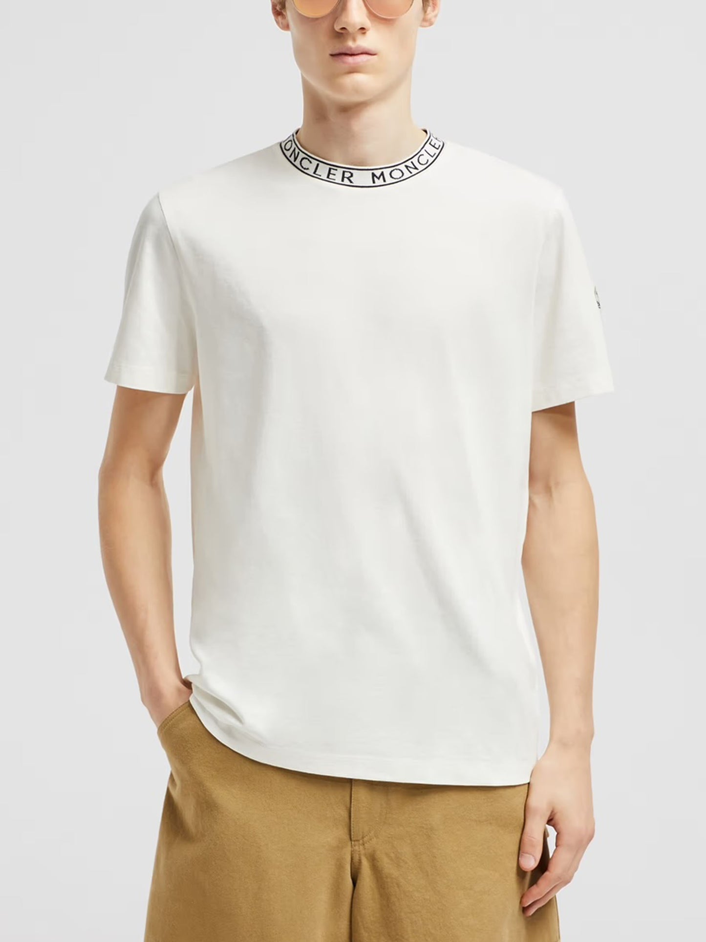 MONCLER - T-Shirt mit Logo-Kragen für Herren in Weiss - White