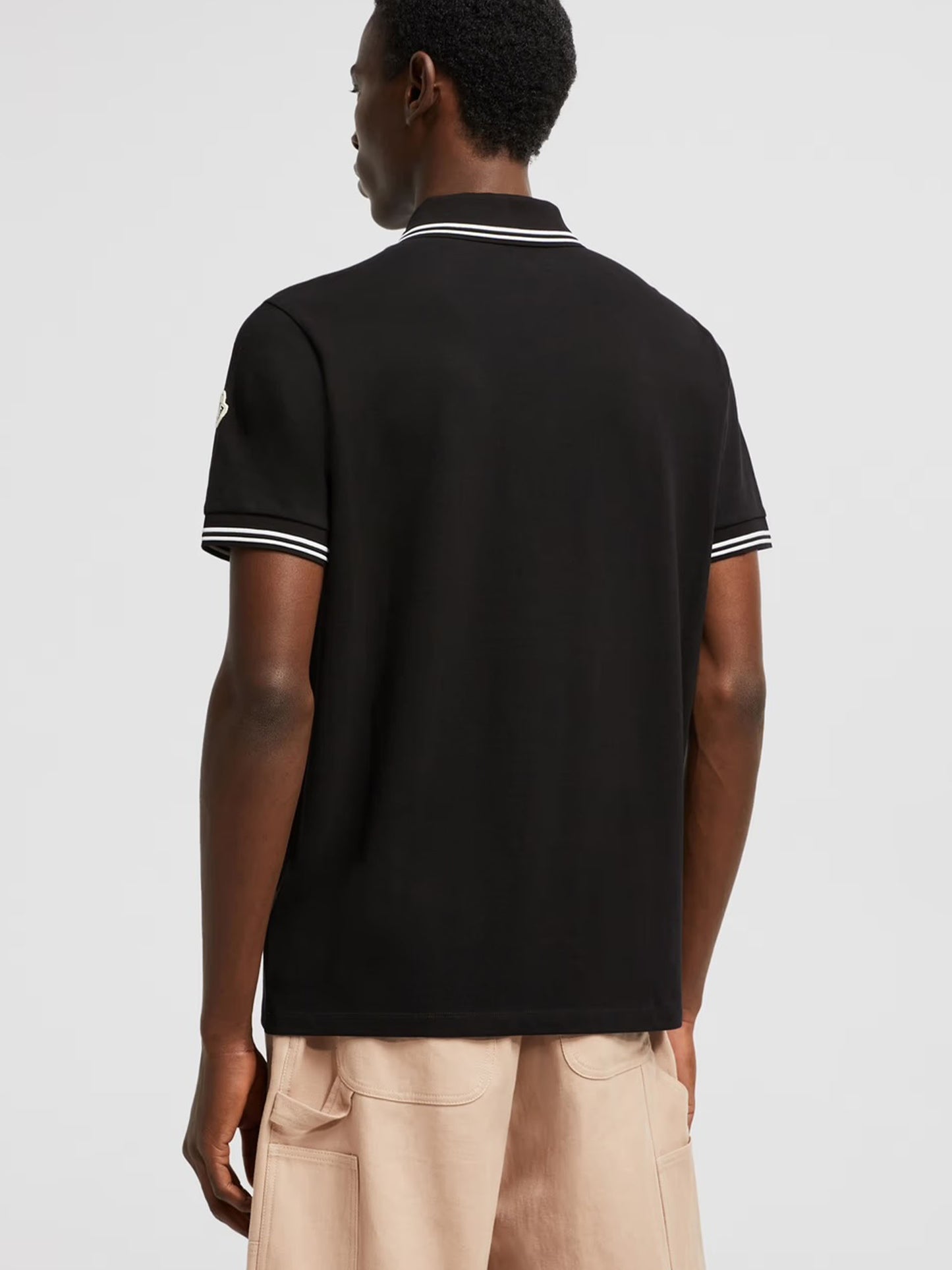 MONCLER - Poloshirt mit Logo-Aufnäher für Herren in Schwarz - Black