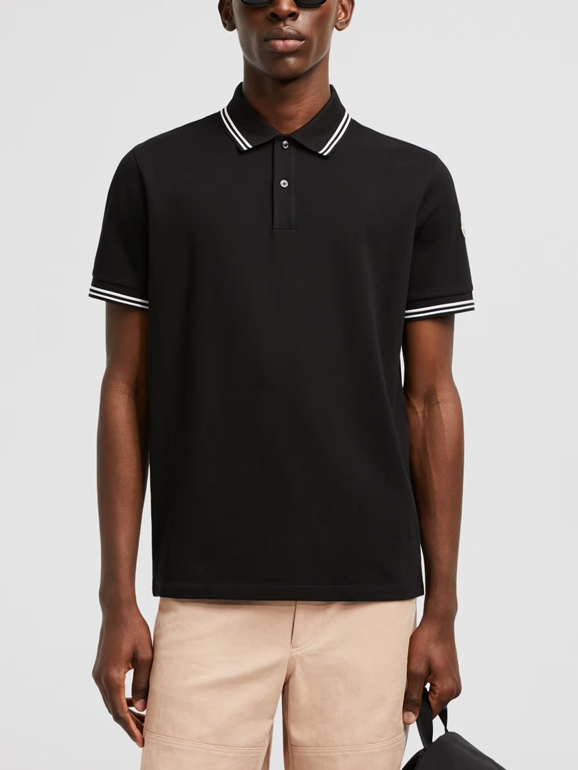 MONCLER - Poloshirt mit Logo-Aufnäher für Herren in Schwarz - Black