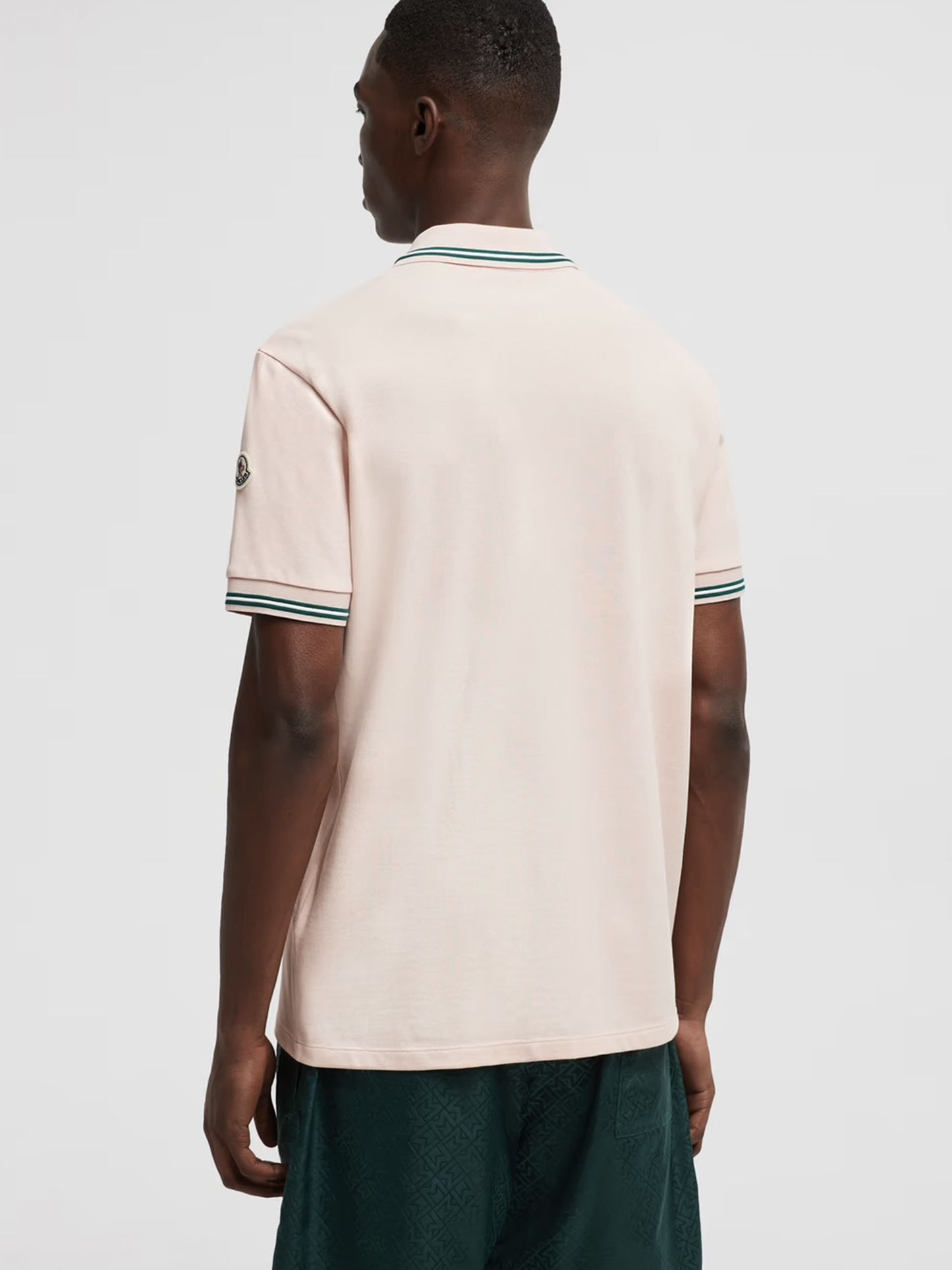 MONCLER - Poloshirt mit Logo-Aufnäher für Herren in Hellrosa - Light pink