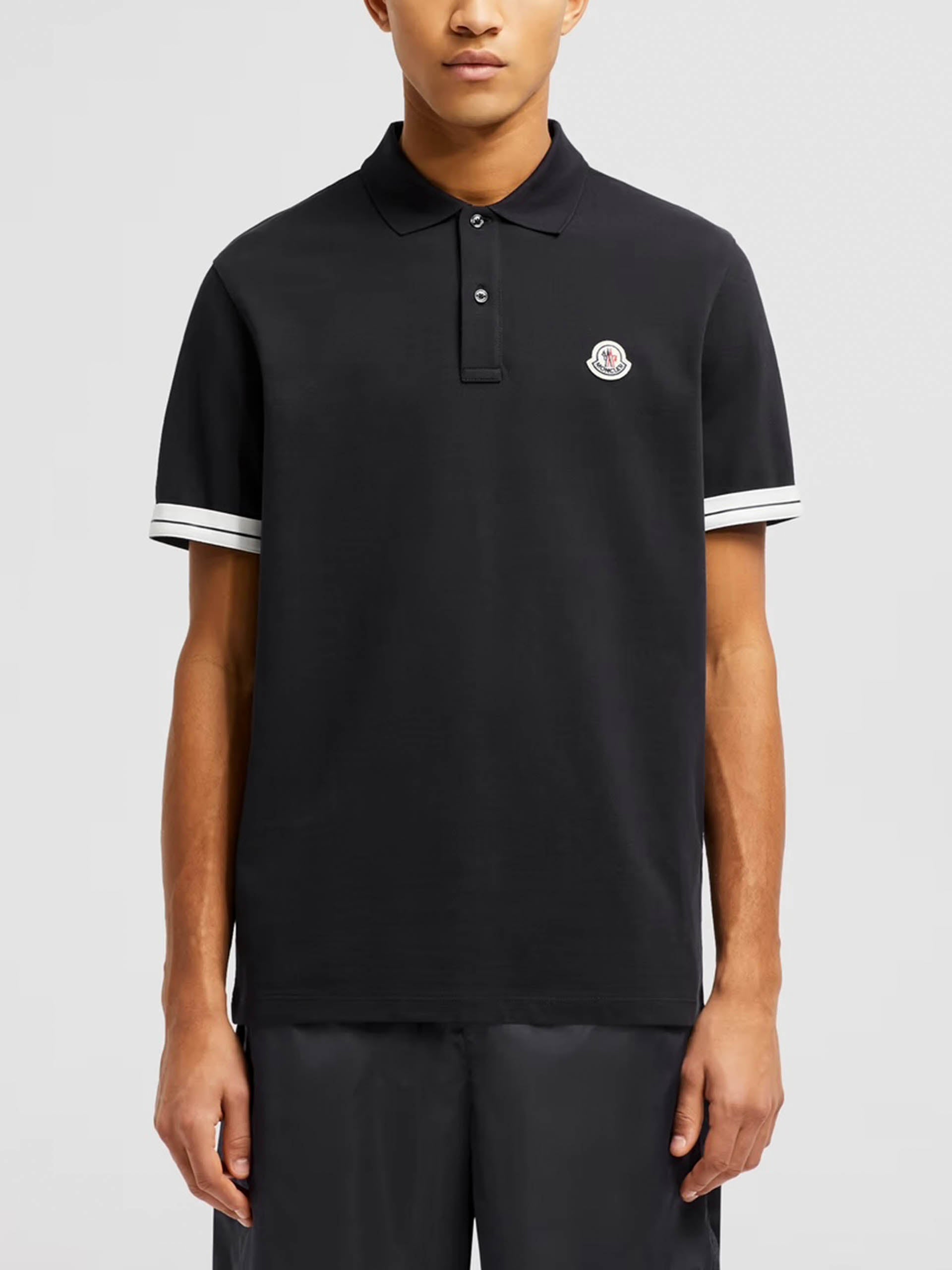 MONCLER - Poloshirt mit Logo-Aufnäher für Herren in Schwarz - Black