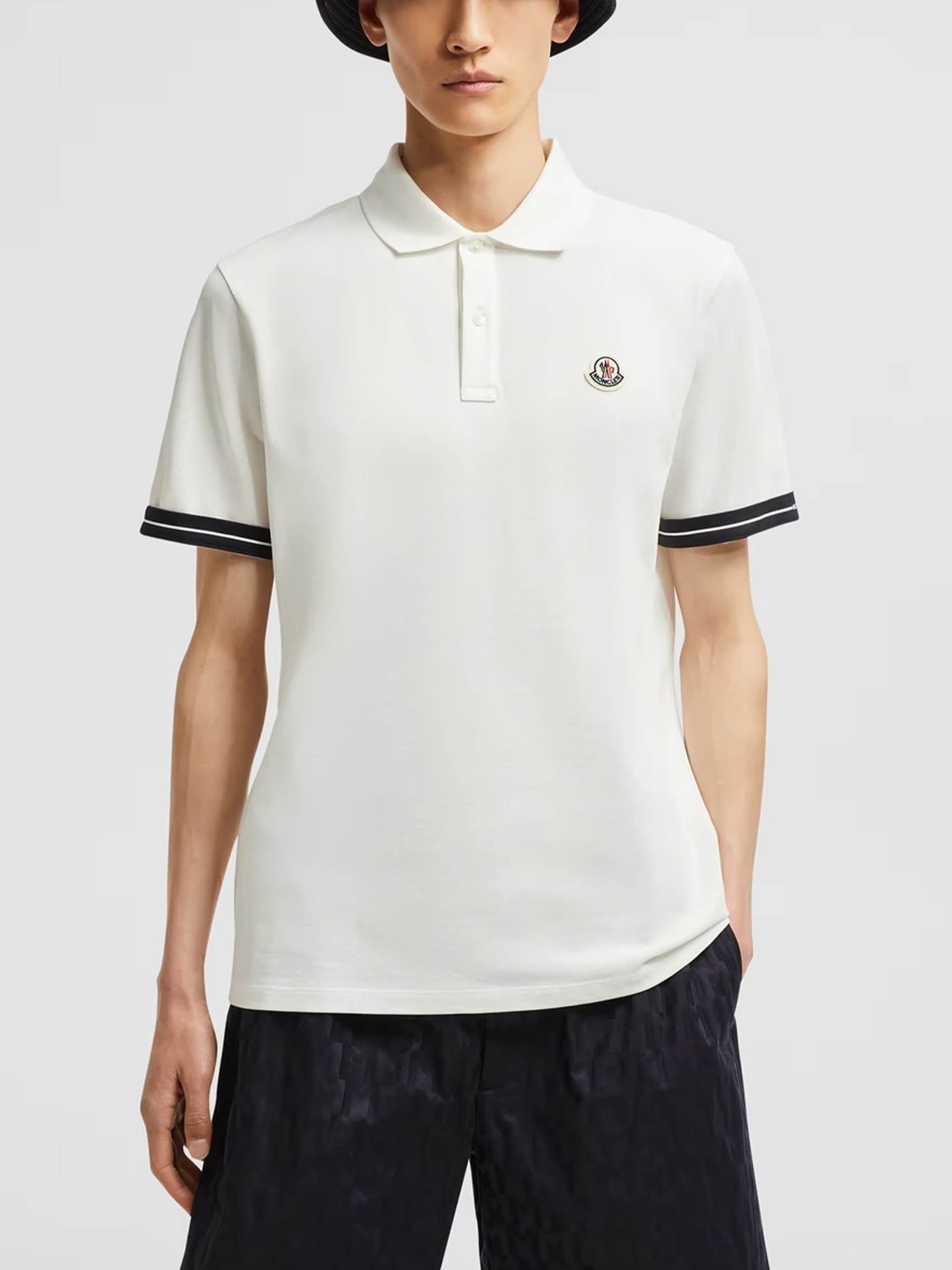 MONCLER - Poloshirt mit Logo-Aufnäher für Herren in Weiss - White