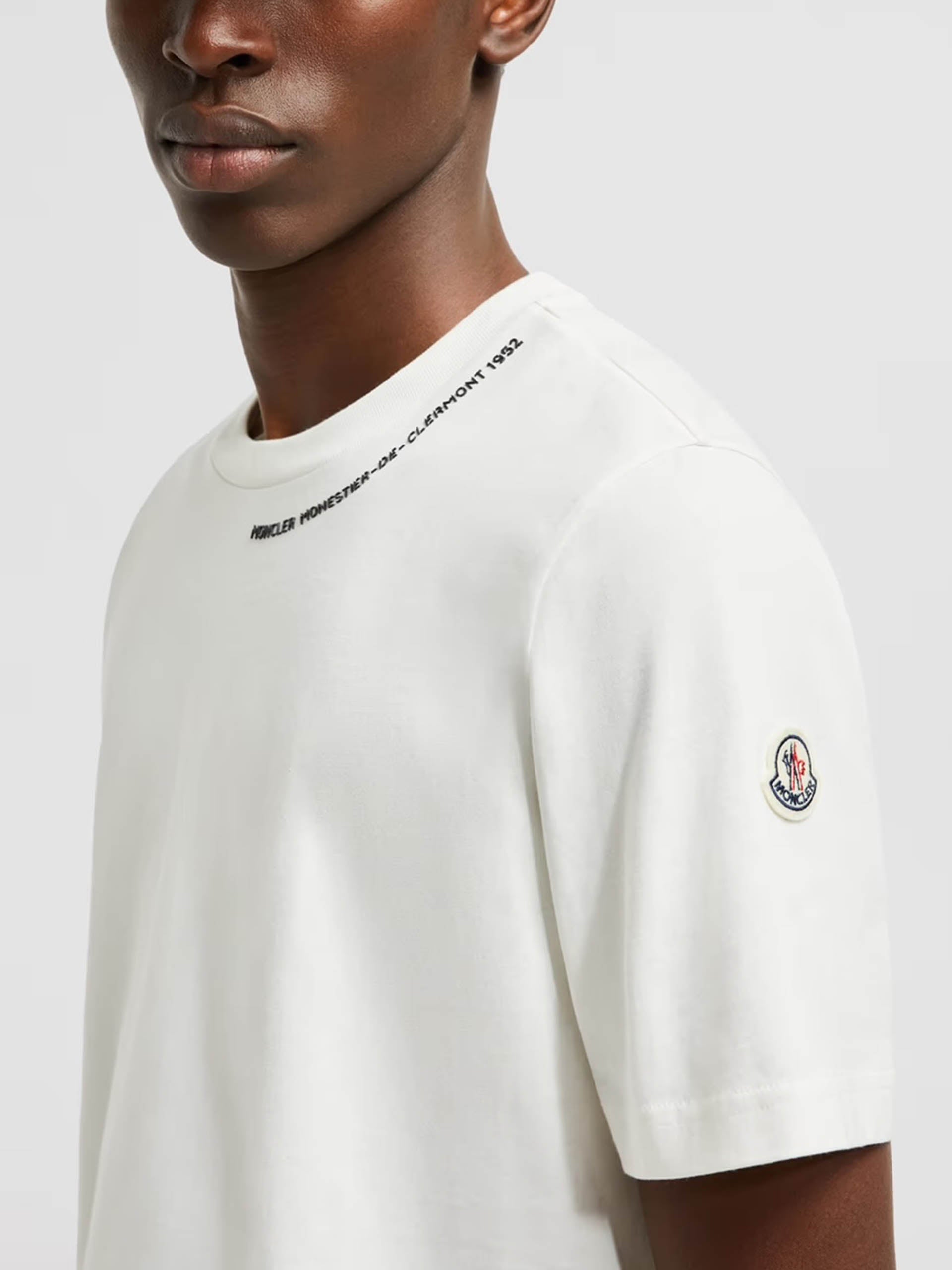 MONCLER - T-Shirt mit Logo-Details für Herren in Weiss - White