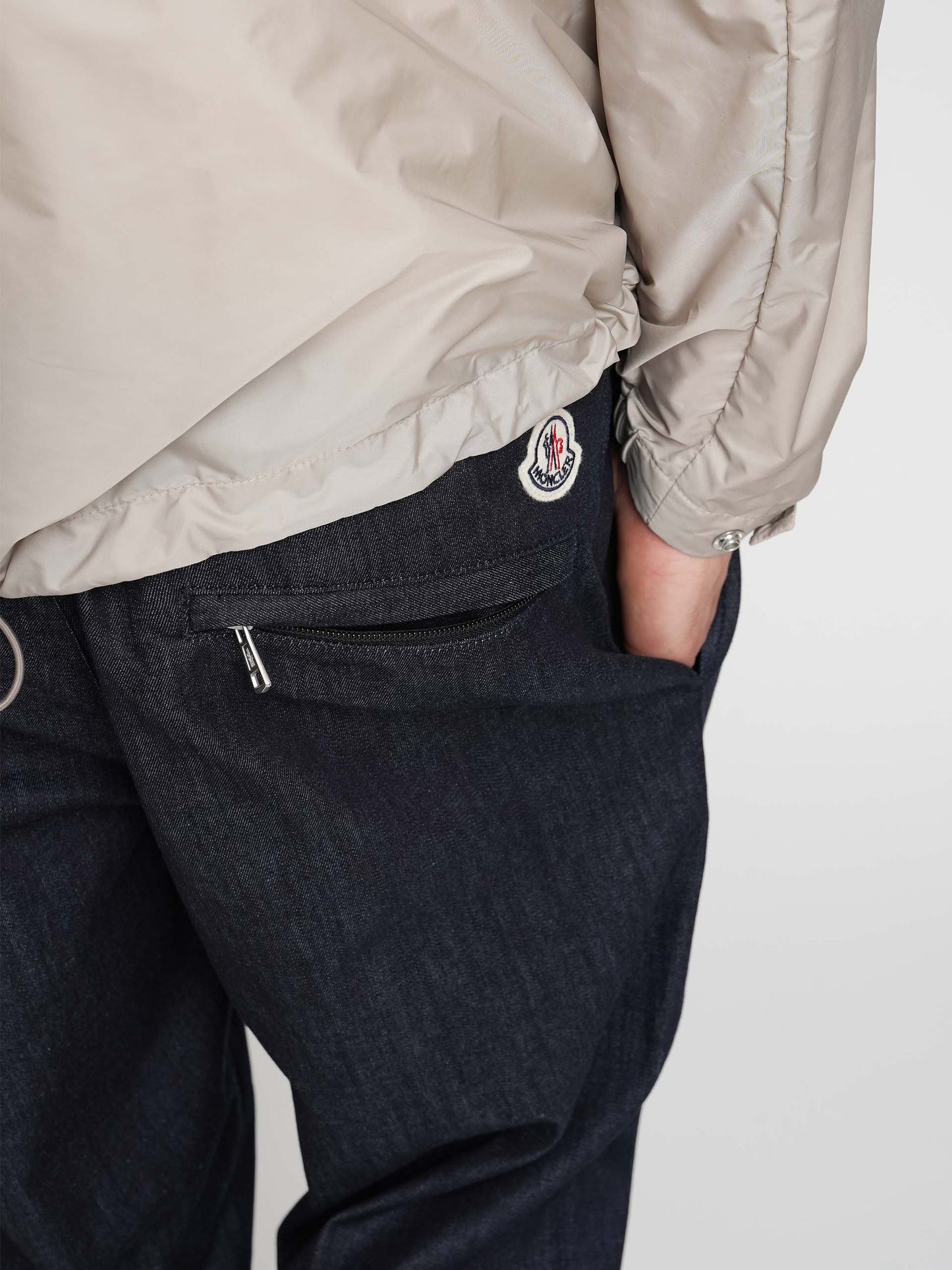 MONCLER - Jeanshose im Jogging-Stil für Herren