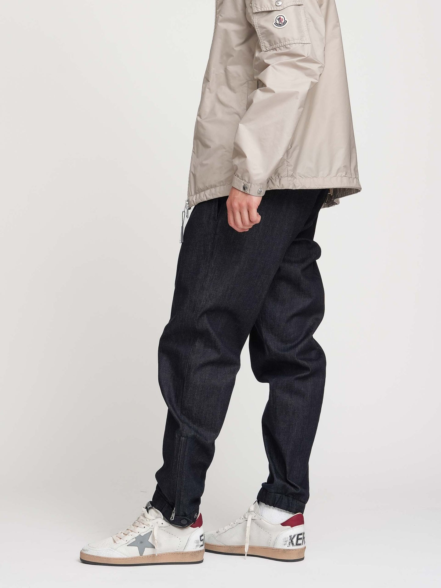 MONCLER - Jeanshose im Jogging-Stil für Herren
