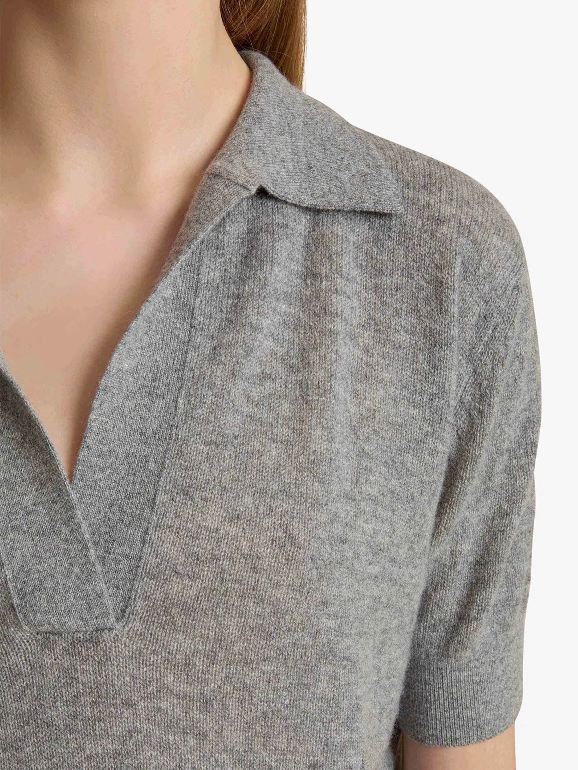 KHAITE - Kurzarm-Pullover Shrunken Jo für Damen in Warm Grau - Warm gray