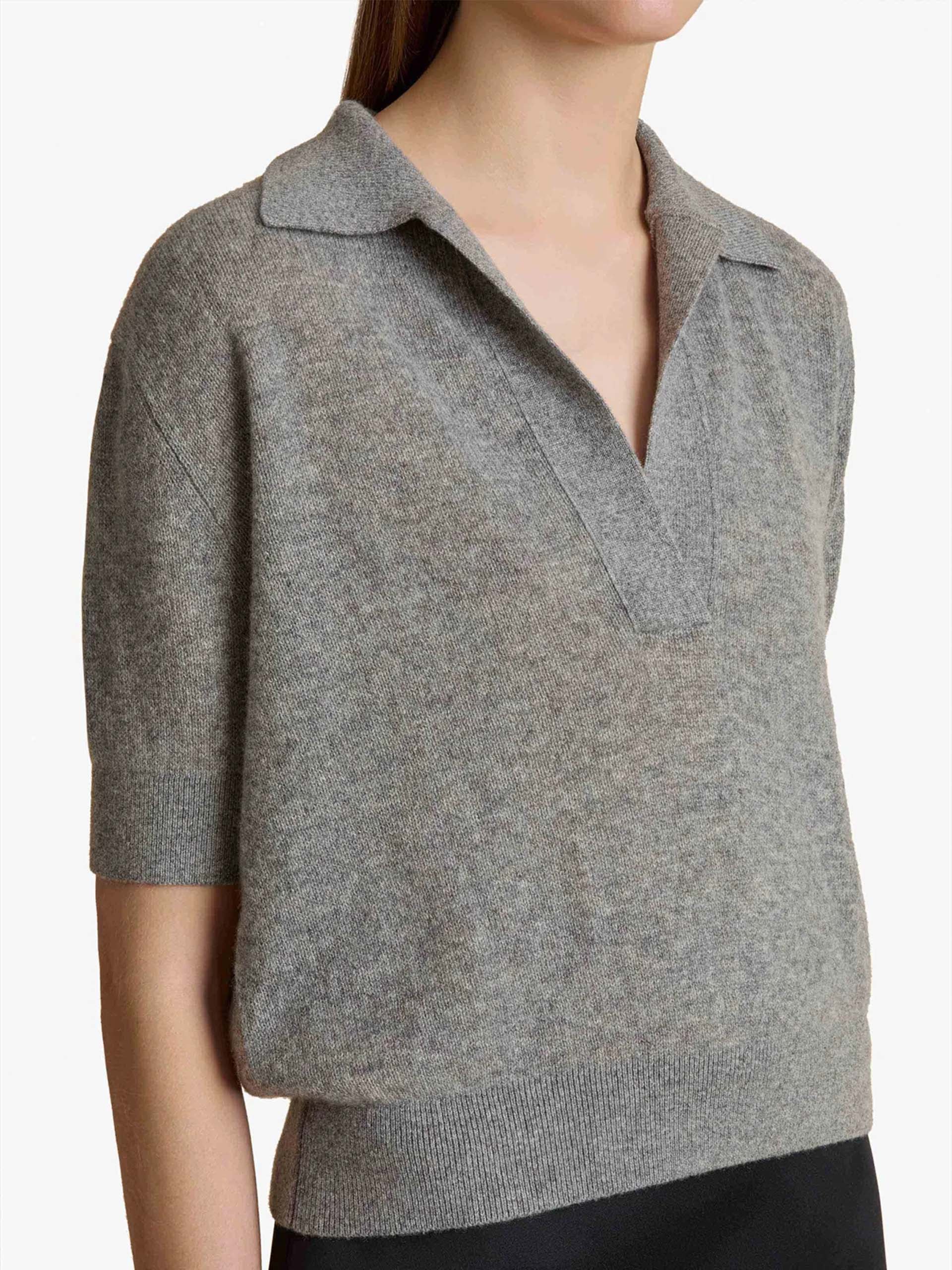 KHAITE - Kurzarm-Pullover Shrunken Jo für Damen in Warm Grau - Warm gray