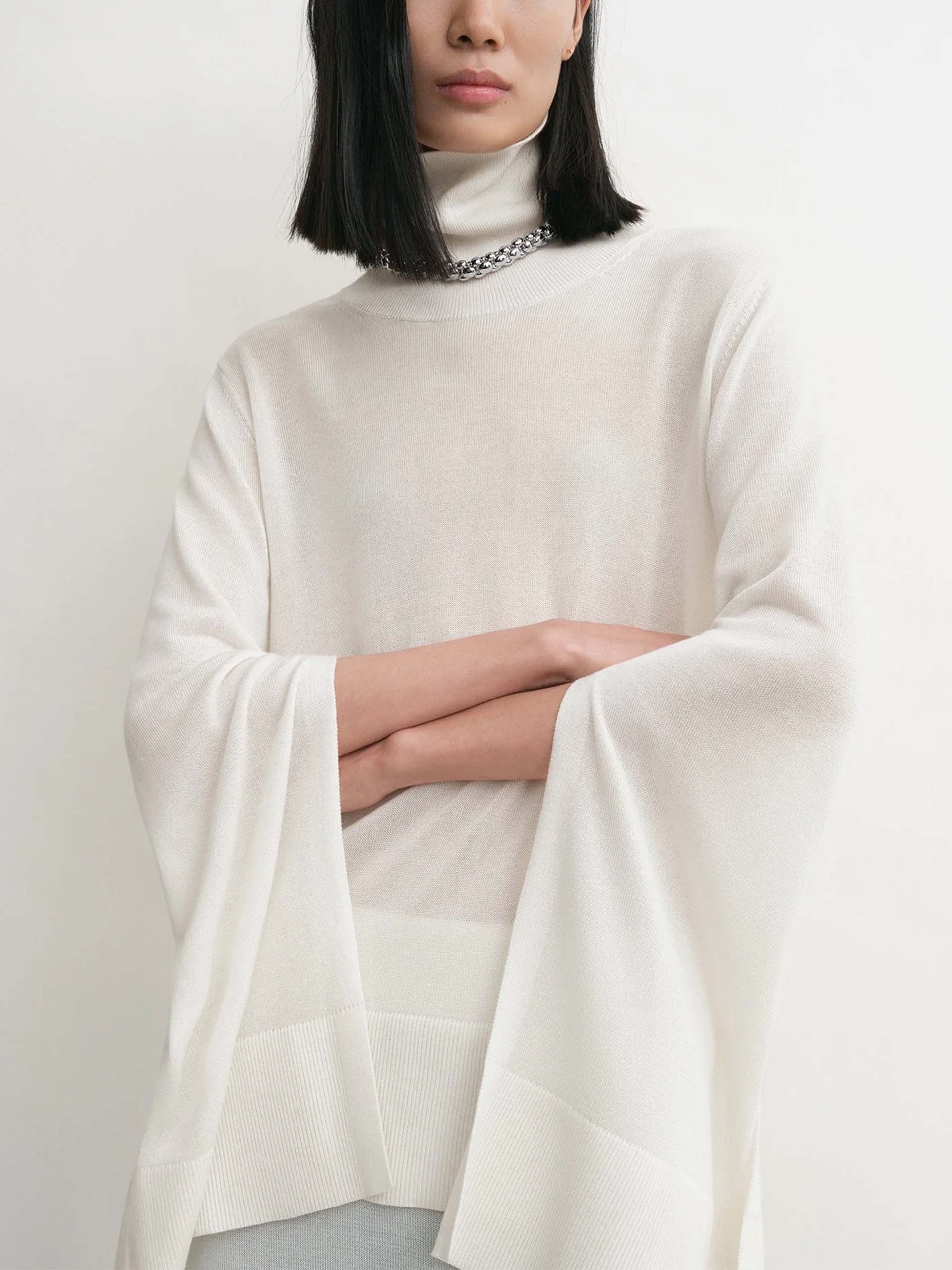 TOTEME - Rollkragenpullover mit Schlitzen für Damen in Cremeweiß - Cream white