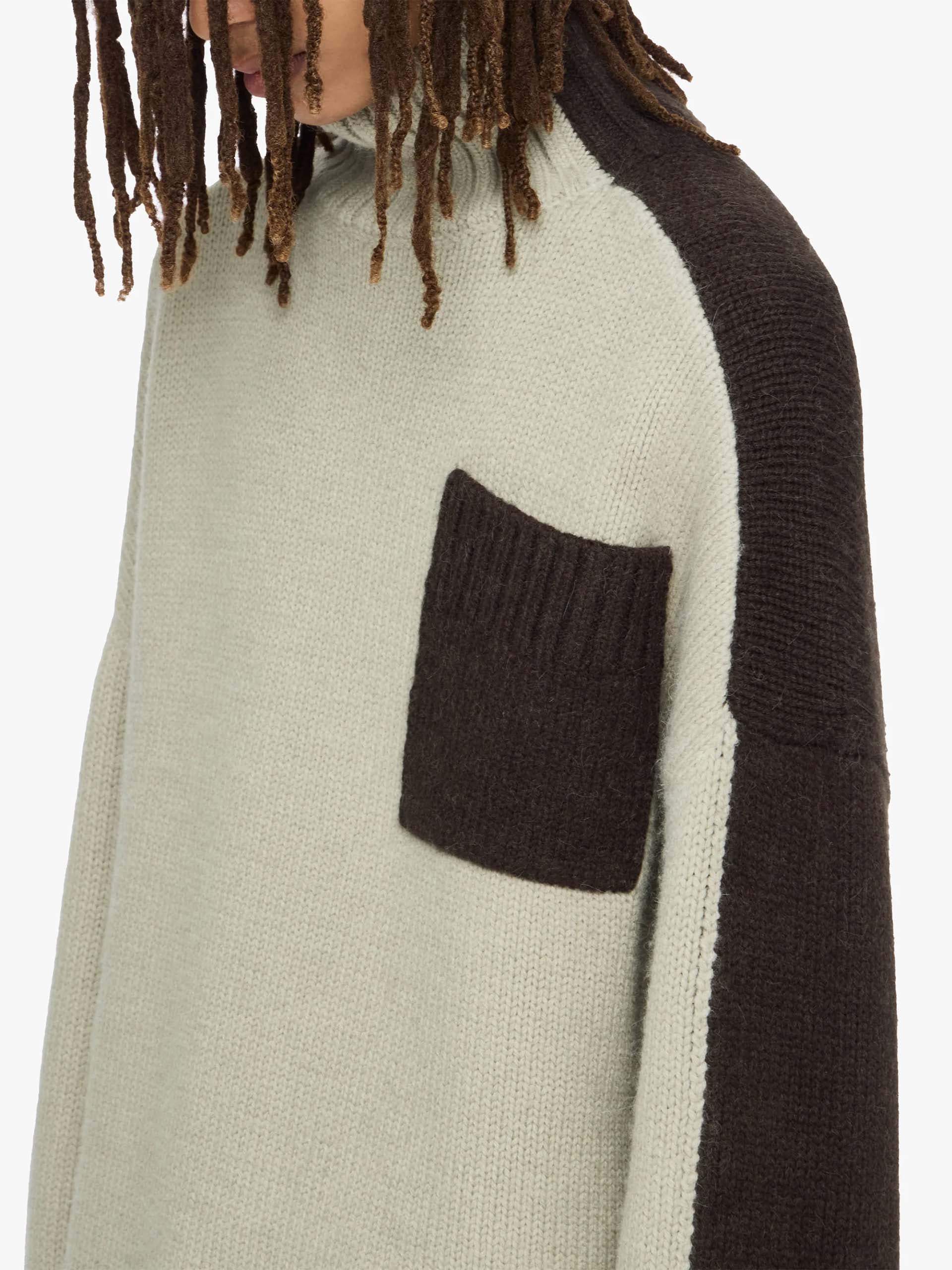 JW ANDERSON - Zweifarbiger Rollkragenpullover mit Brusttasche