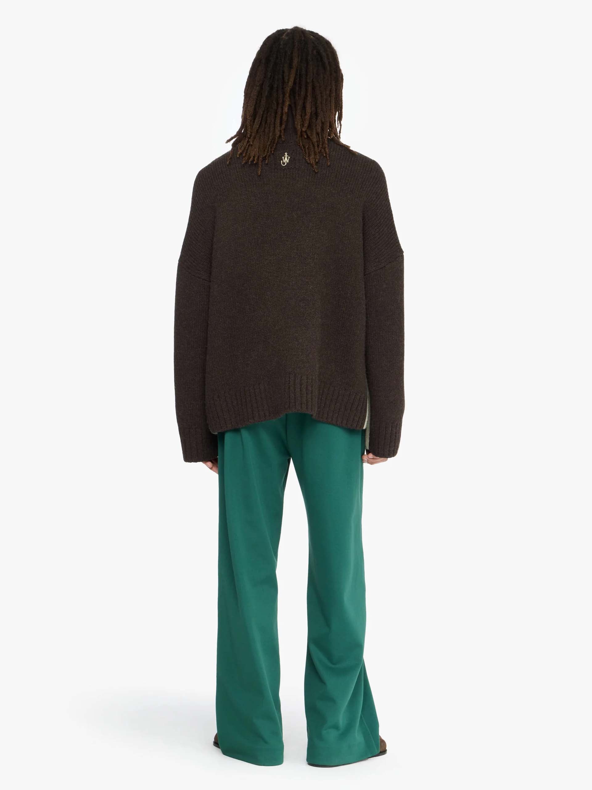 JW ANDERSON - Zweifarbiger Rollkragenpullover mit Brusttasche