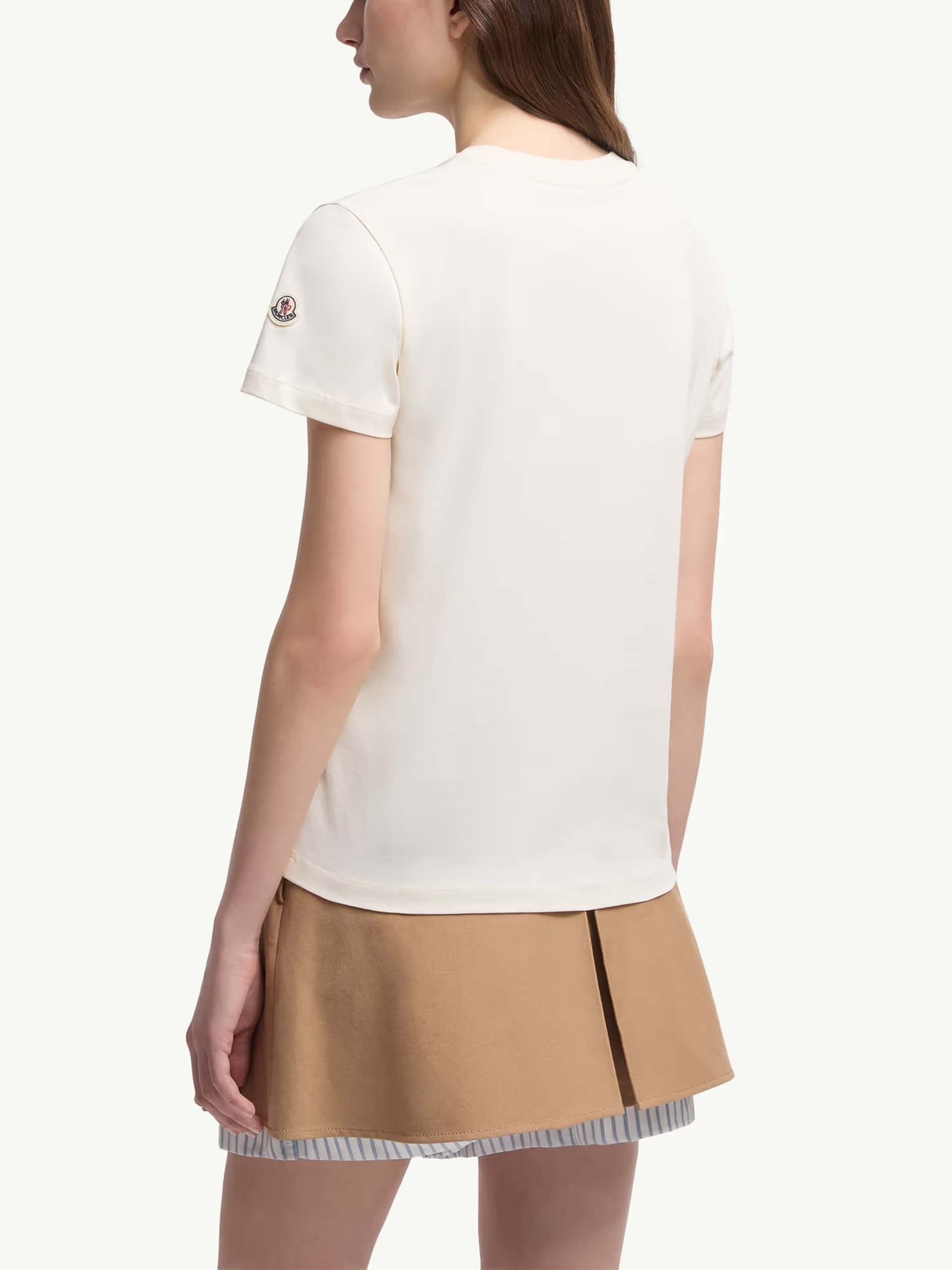 MONCLER - T-Shirt mit Logo-Stickerei für Damen in Cremeweiß - Cream white