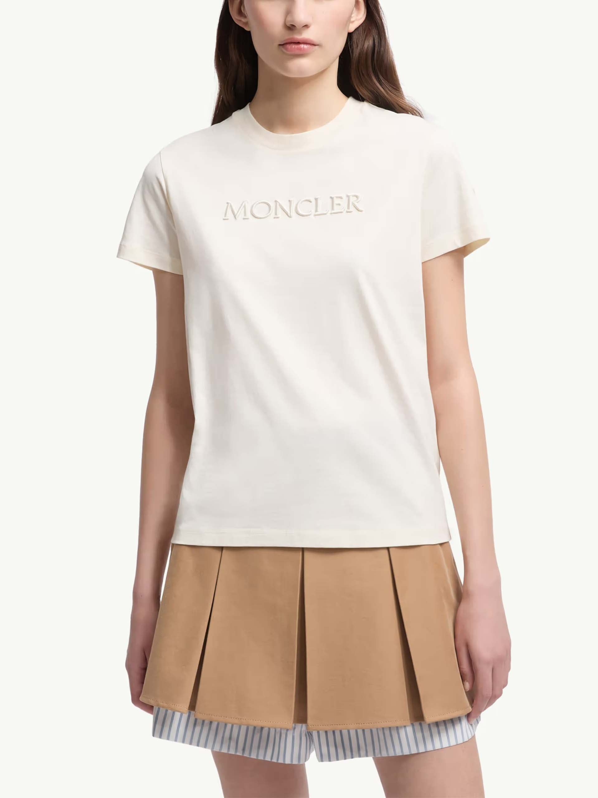 MONCLER - T-Shirt mit Logo-Stickerei für Damen in Cremeweiß - Cream white