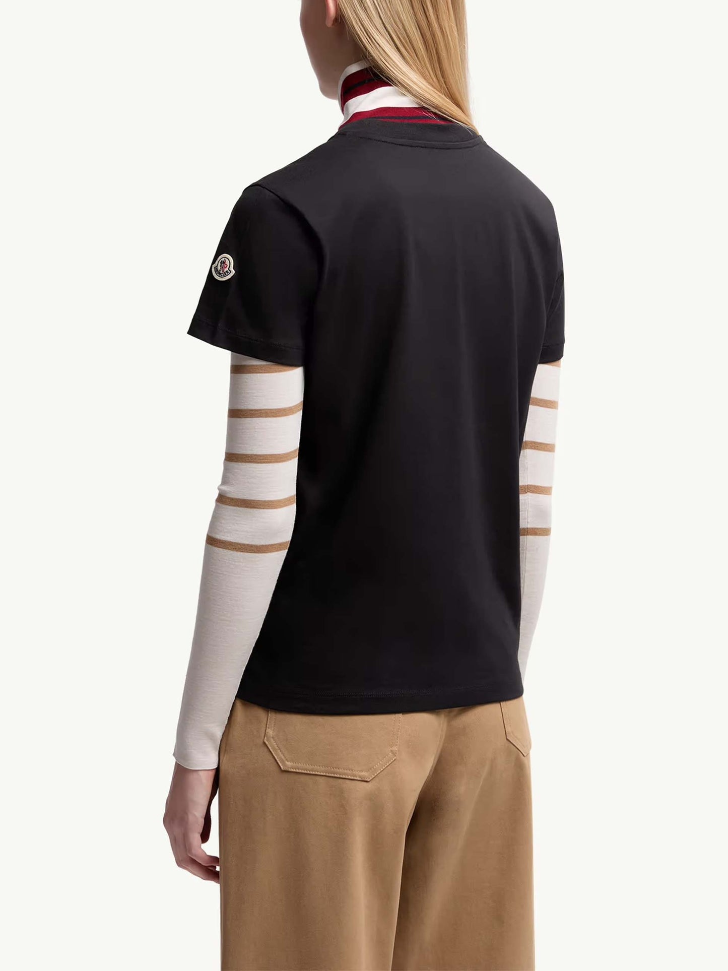 MONCLER - T-Shirt mit Logo-Stickerei für Damen in Schwarz - Black