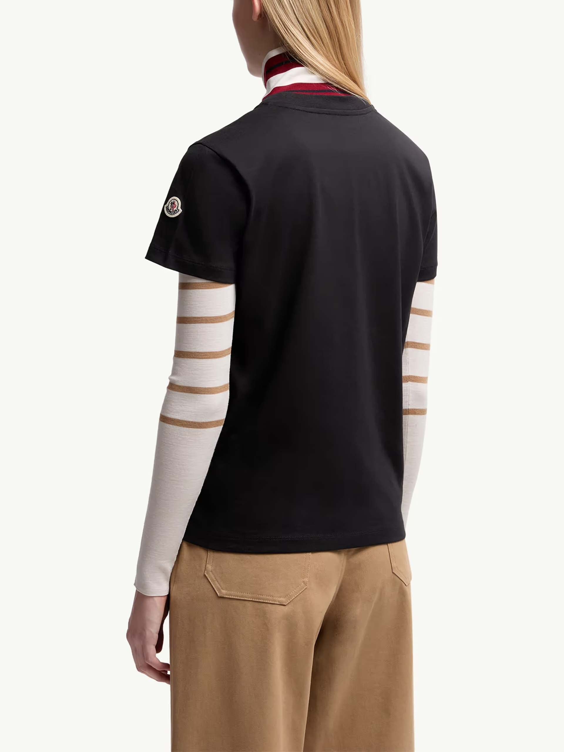 MONCLER - T-Shirt mit Logo-Stickerei für Damen in Schwarz - Black