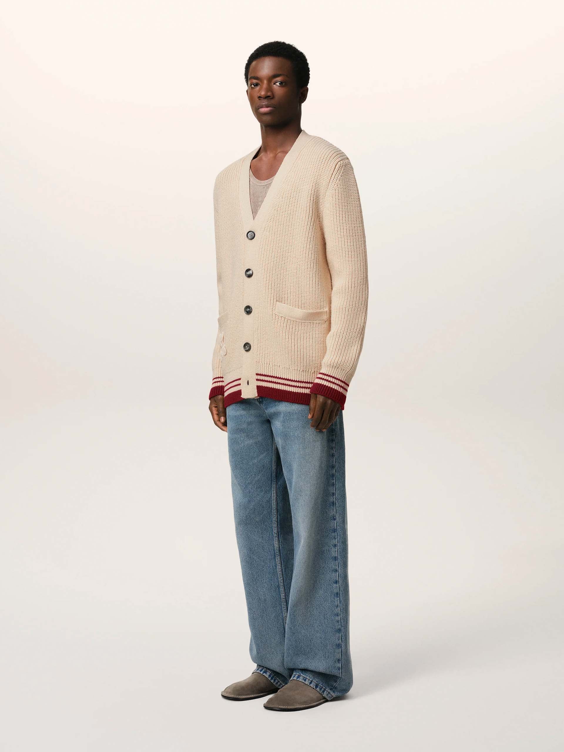 AMI PARIS - Gerippter Cardigan mit Logo-Details