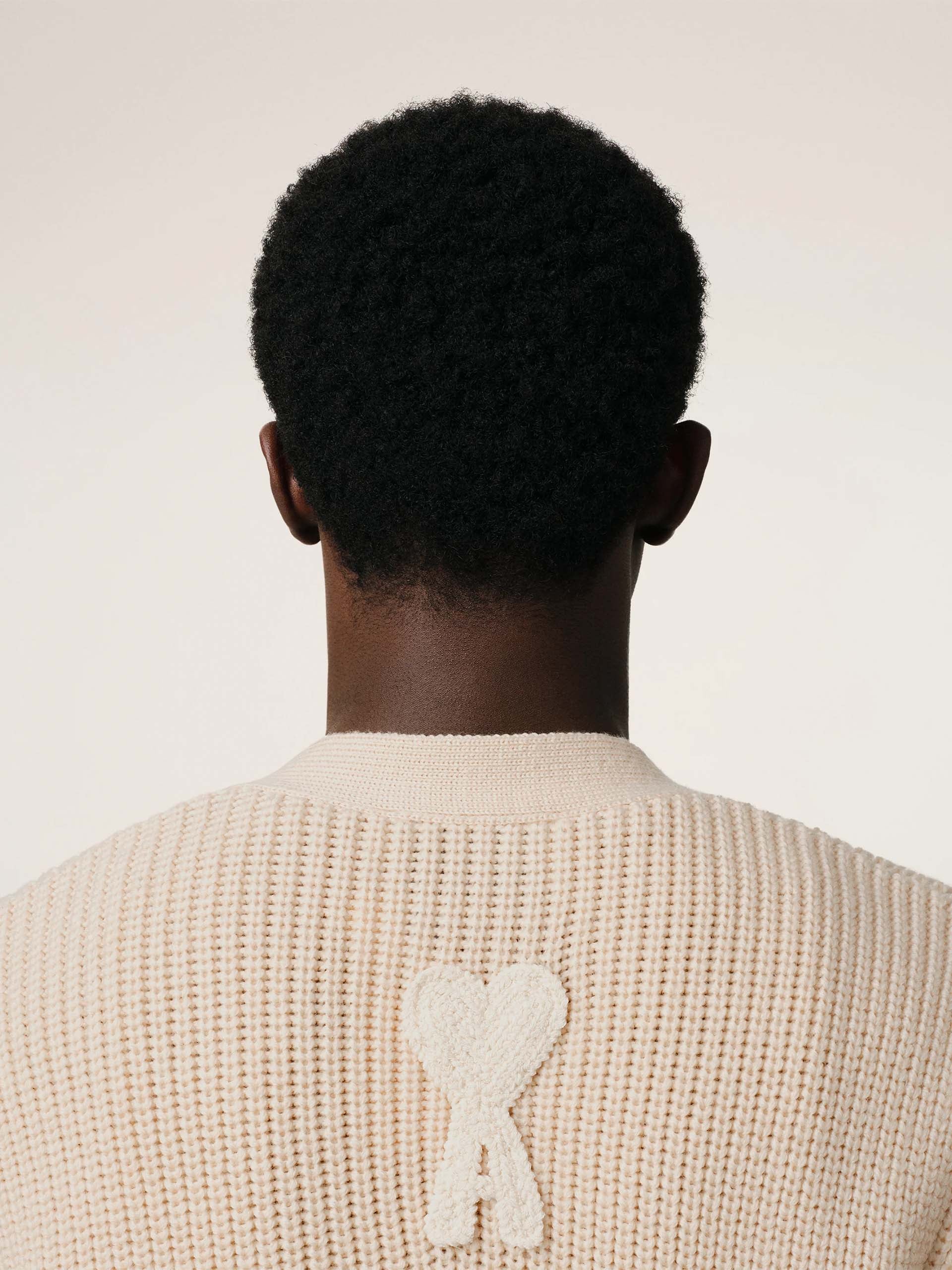 AMI PARIS - Gerippter Cardigan mit Logo-Details