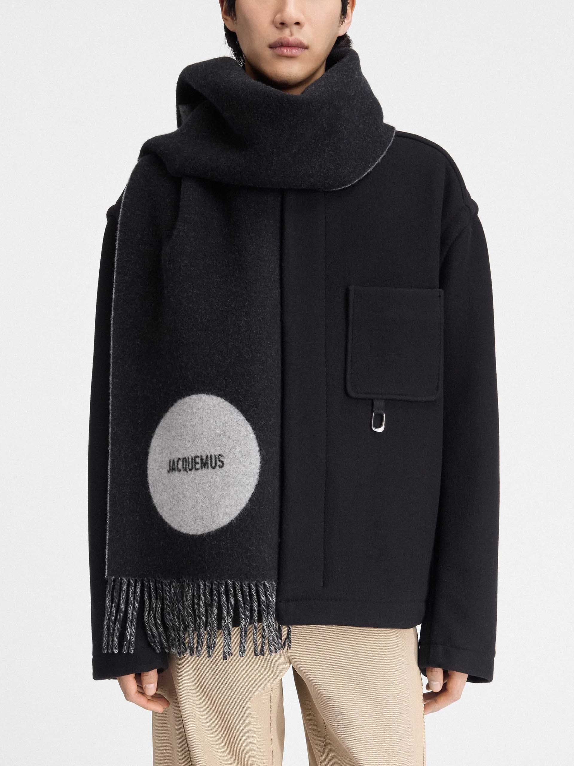 JACQUEMUS - Rond Carré Schal mit Logo aus Schurwolle in Schwarz - Black