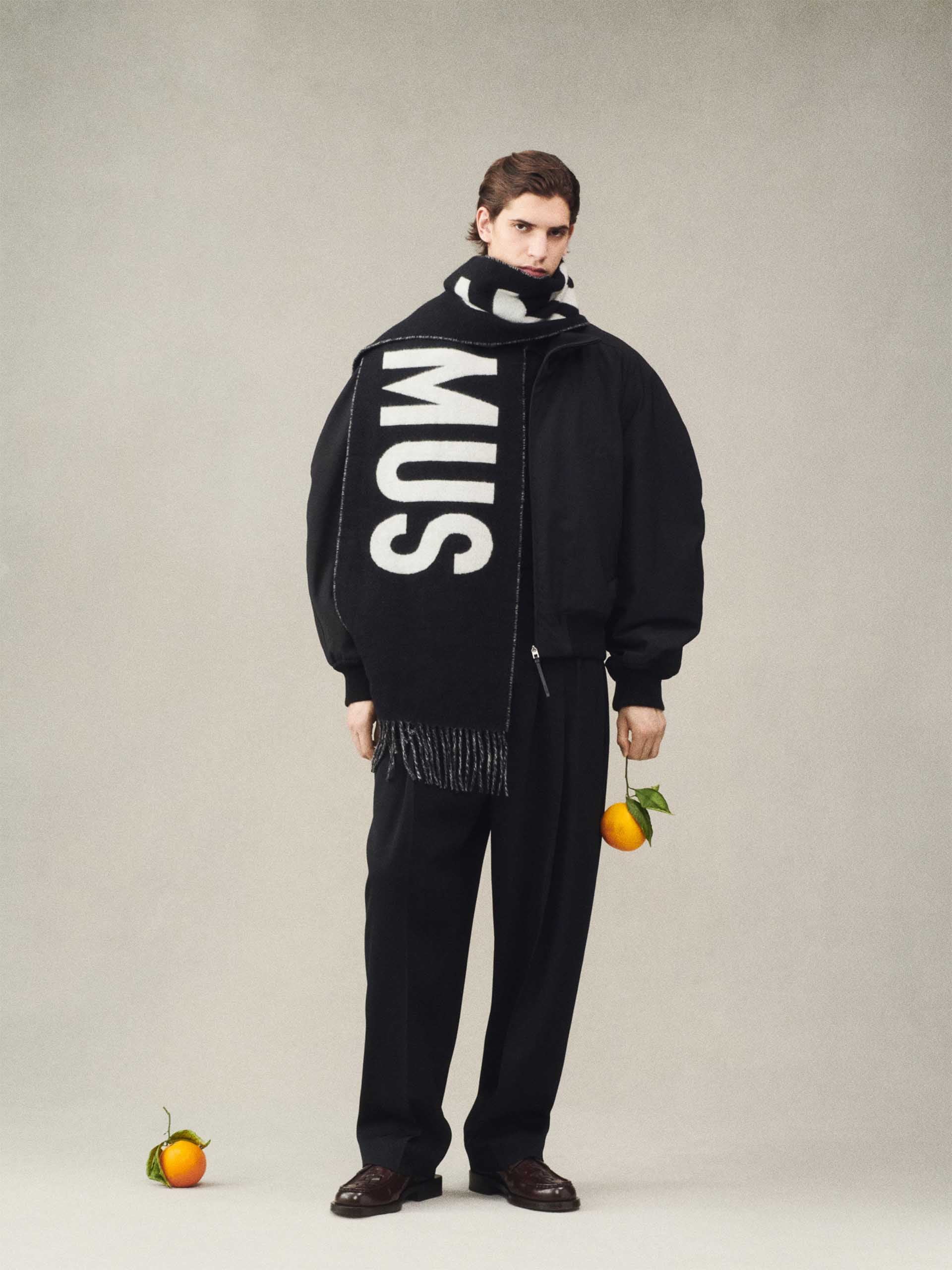 JACQUEMUS - Schal mit Logo aus Wolle in Schwarz - Black