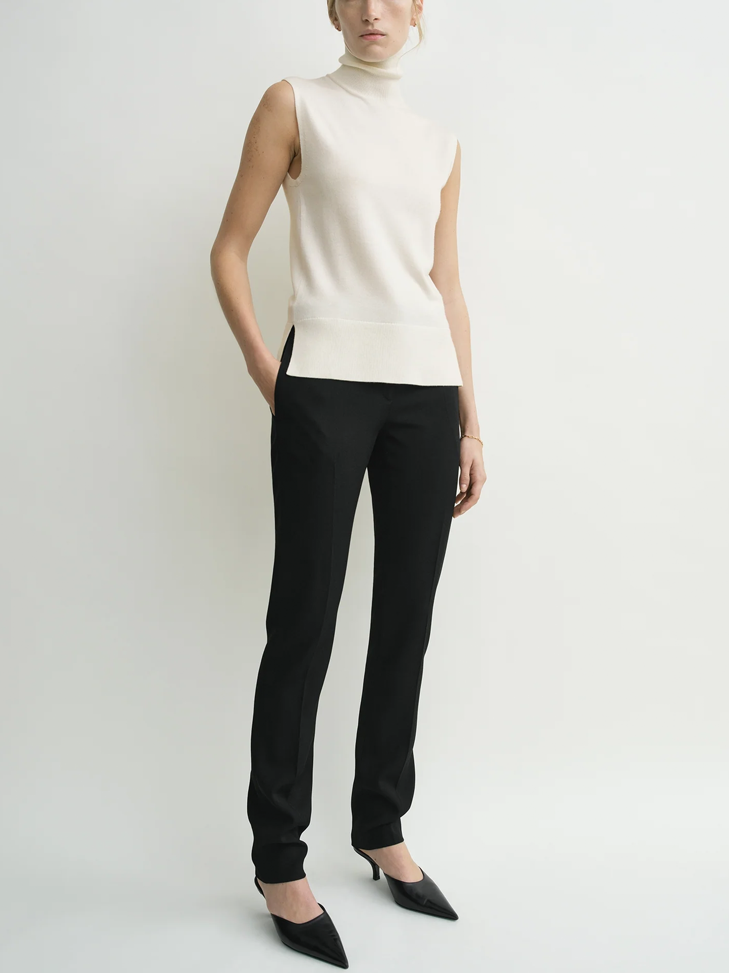 TOTEME - Ärmelloser Rollkragenpullover für Damen in Ecru